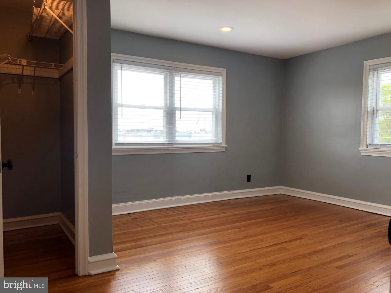 PORT RICHMOND - Residential Lease