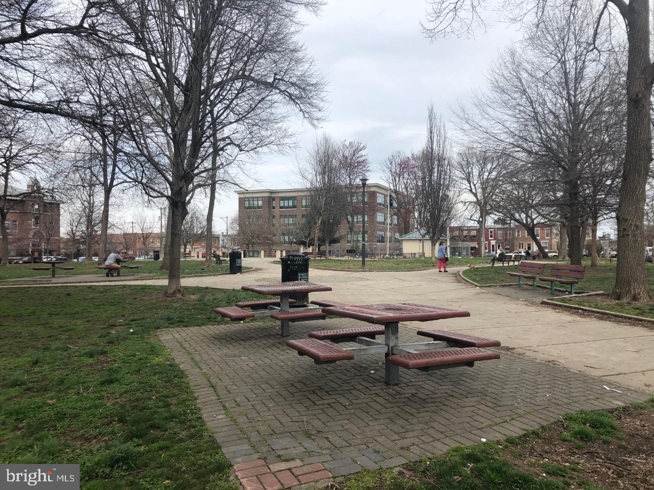 PORT RICHMOND - Residential Lease