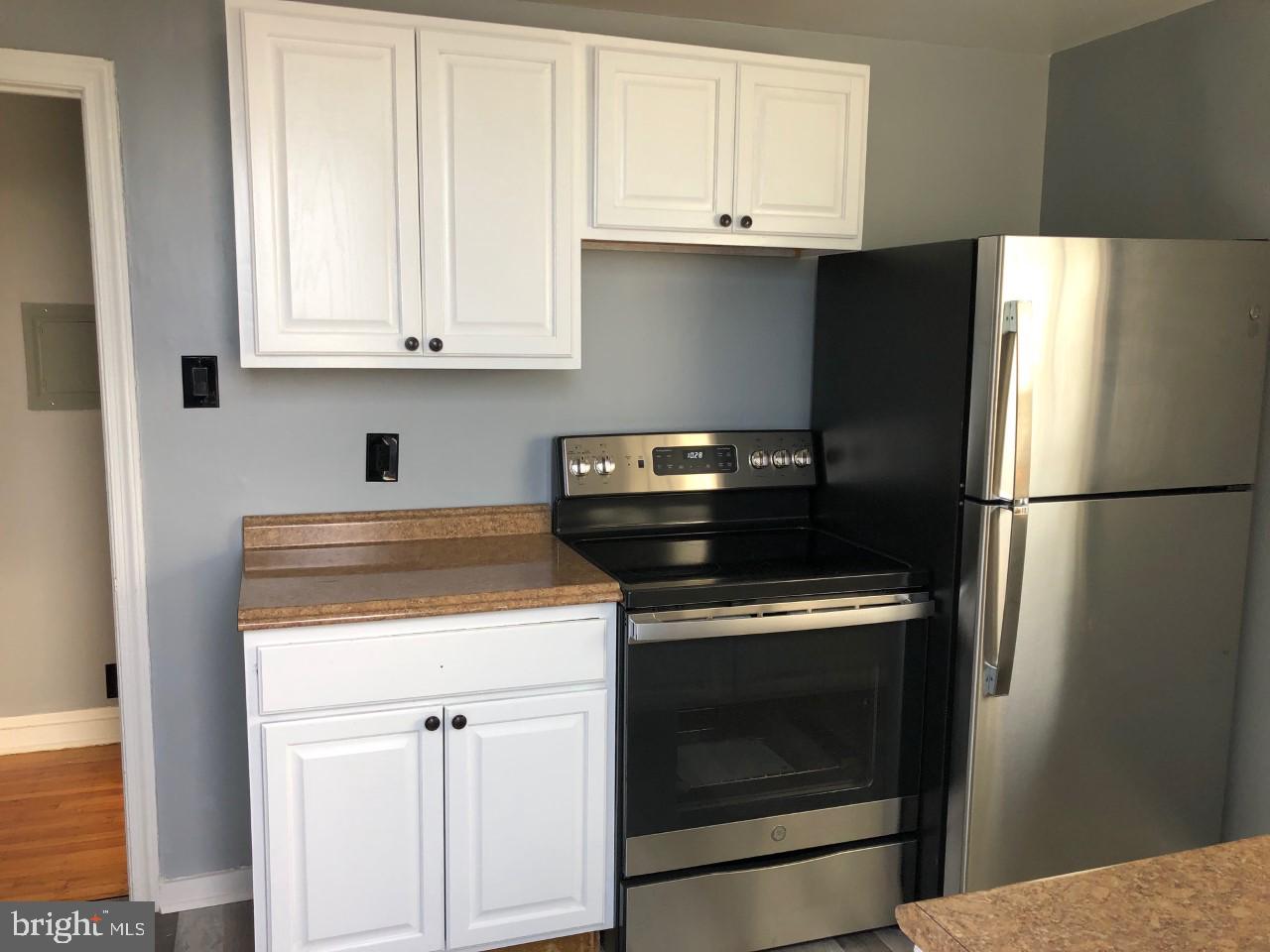 PORT RICHMOND - Residential Lease