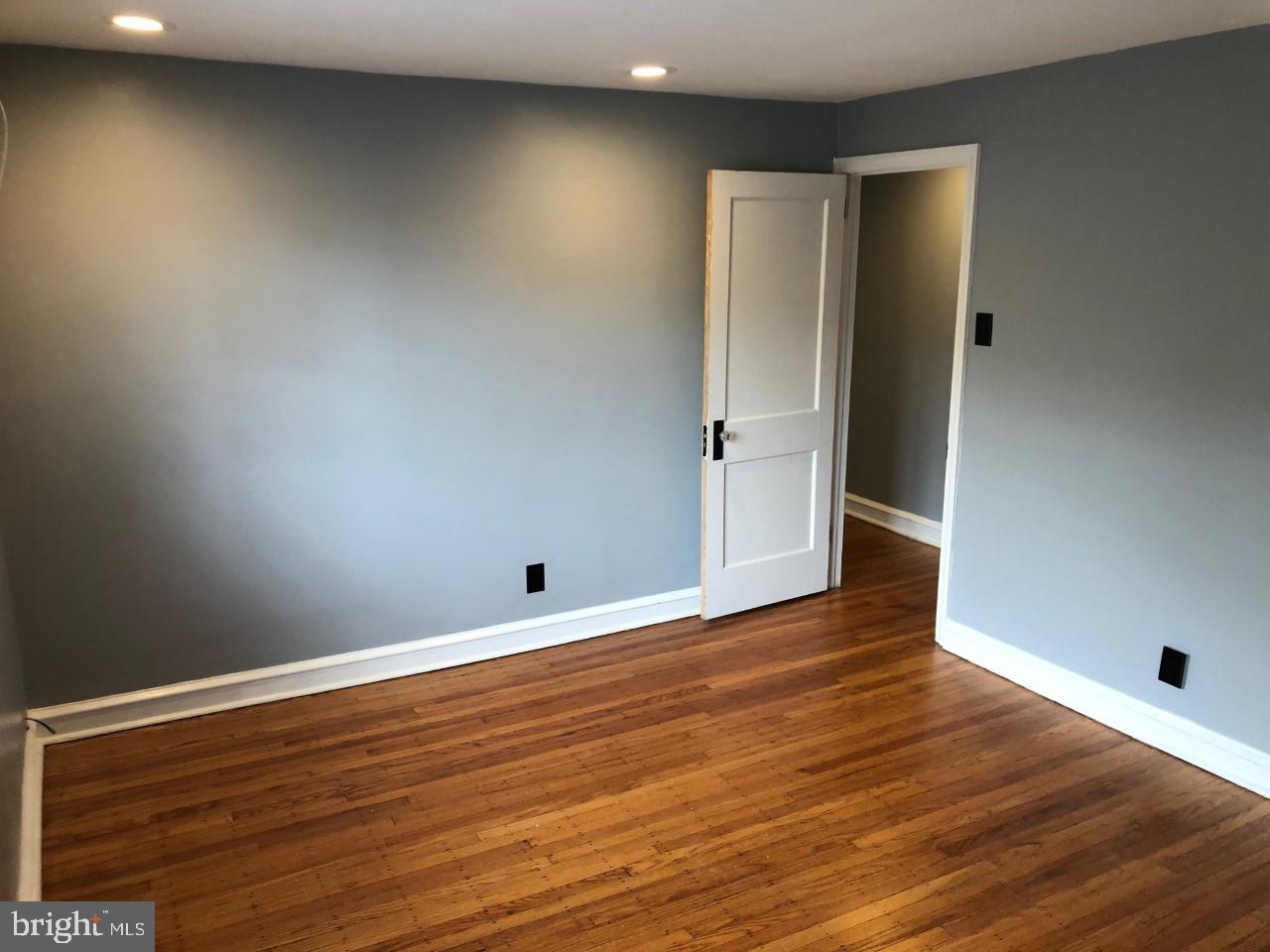 PORT RICHMOND - Residential Lease