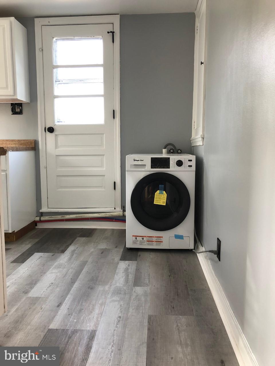 PORT RICHMOND - Residential Lease