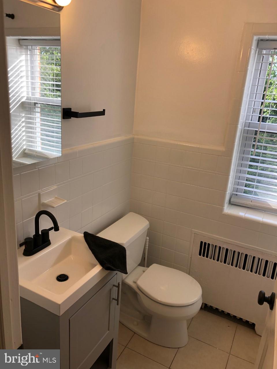 PORT RICHMOND - Residential Lease