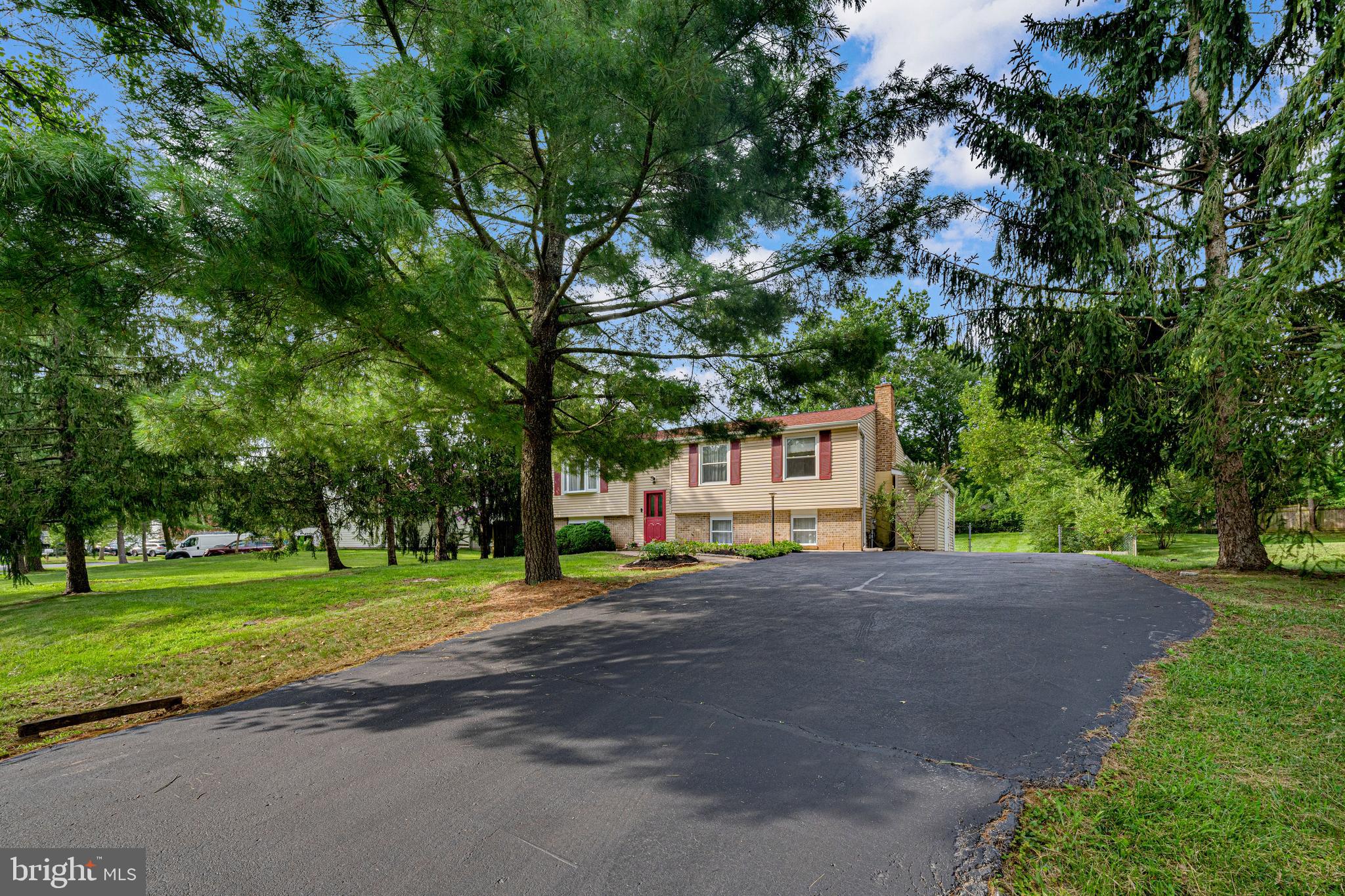 19130 DOWDEN CIRCLE