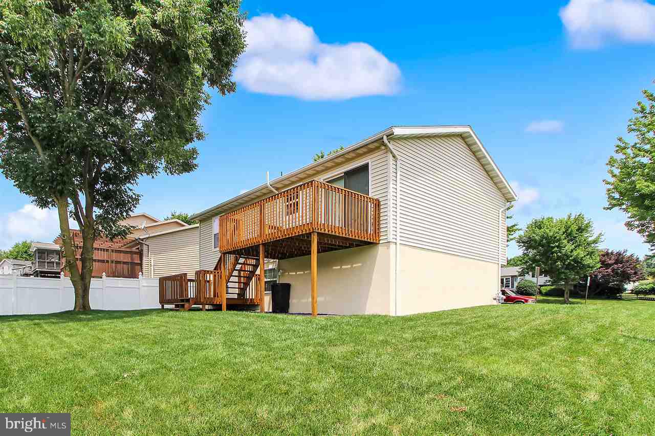 COLONIAL HILLS - Residential