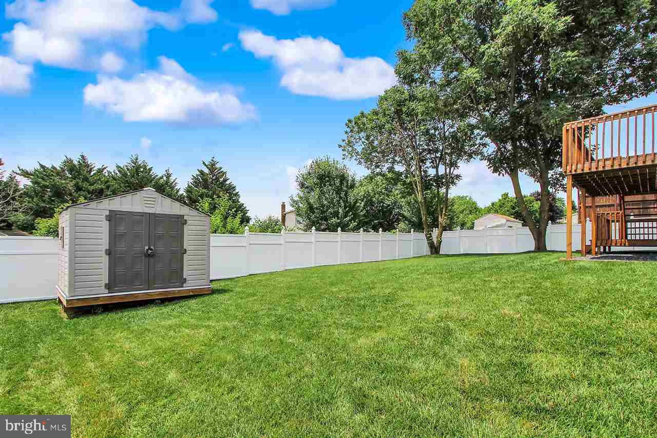 COLONIAL HILLS - Residential