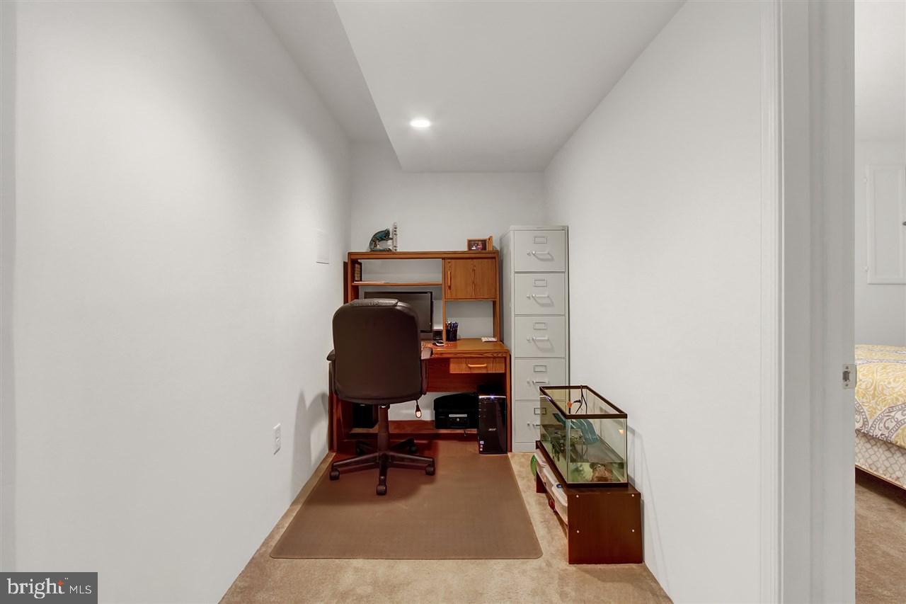 COLONIAL HILLS - Residential