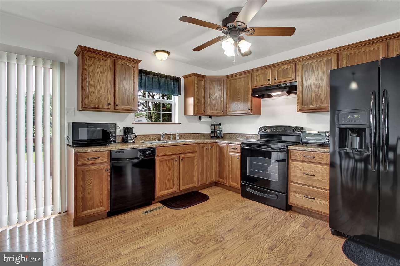 COLONIAL HILLS - Residential