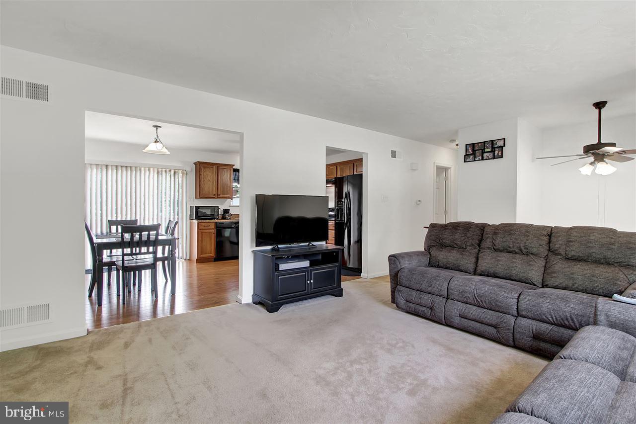 COLONIAL HILLS - Residential