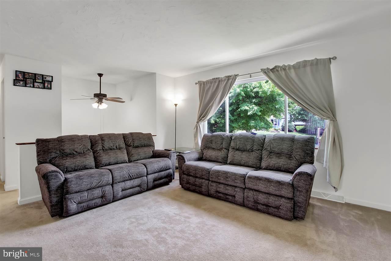 COLONIAL HILLS - Residential