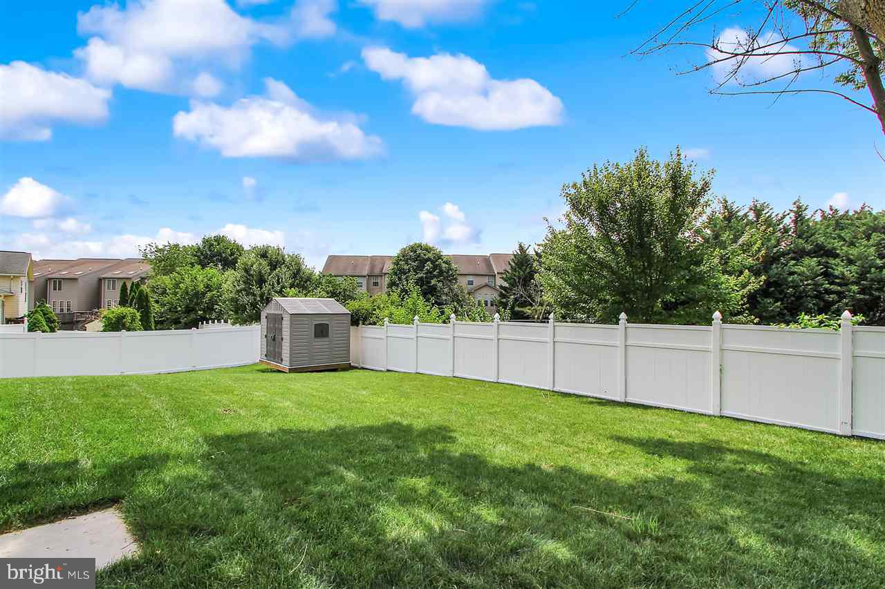 COLONIAL HILLS - Residential