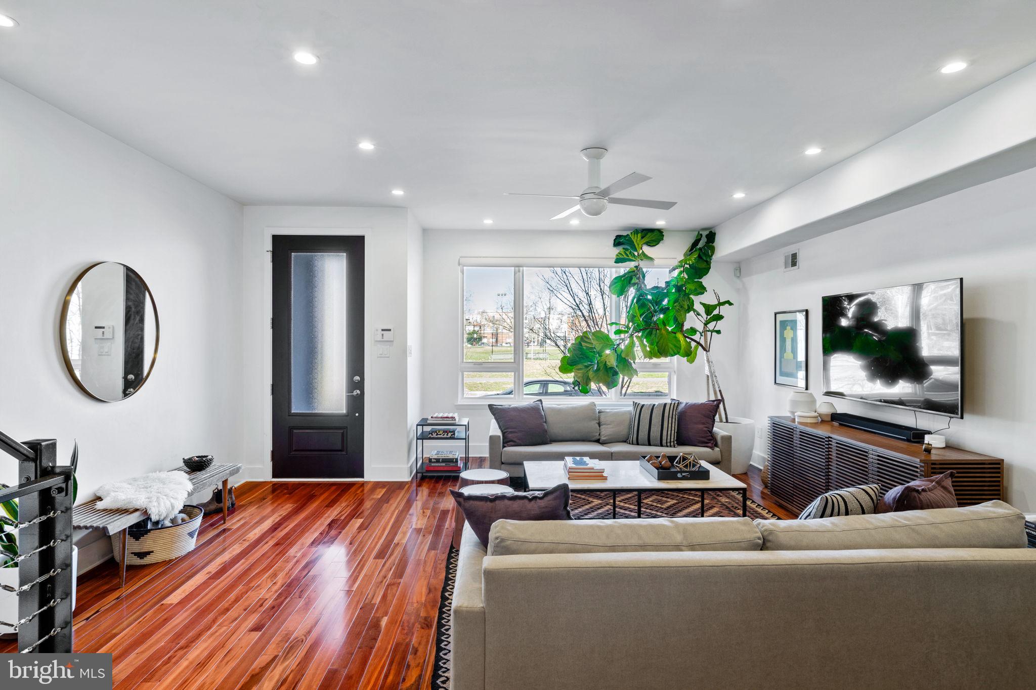 PASSYUNK SQUARE - Residential