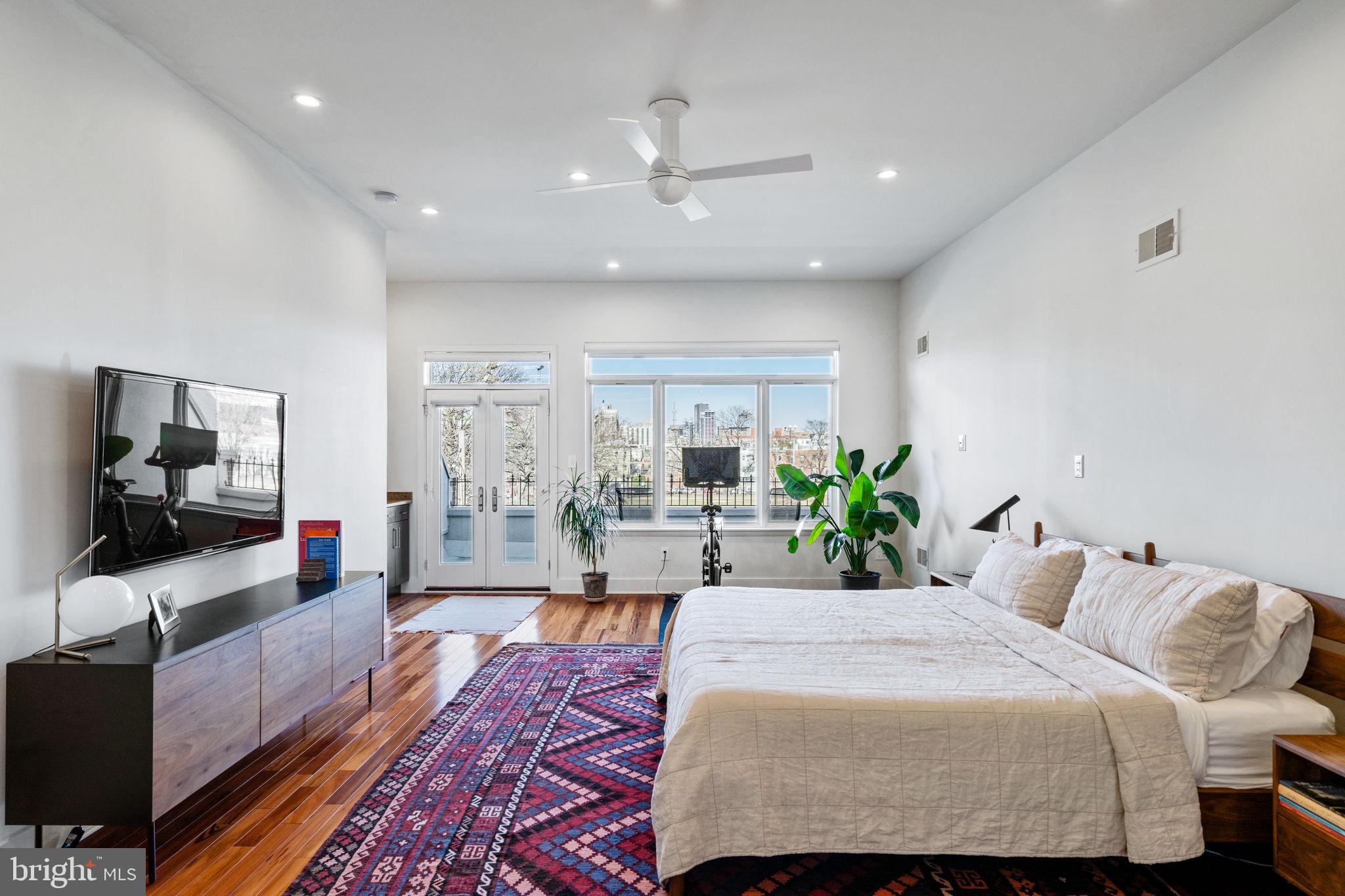 PASSYUNK SQUARE - Residential