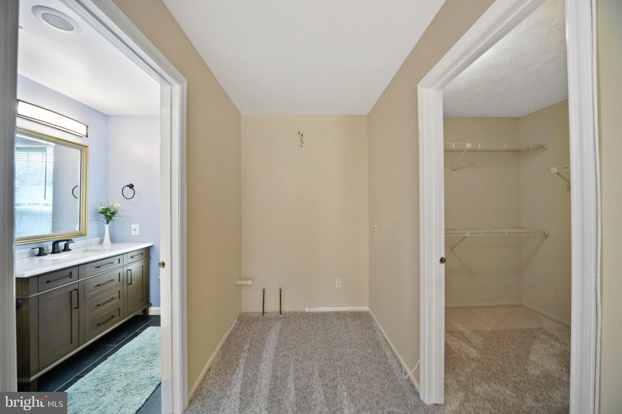 CLOVERFIELD MANOR - Residential