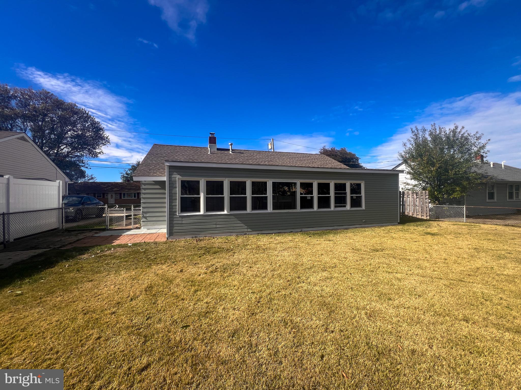 384 WINDSOR DRIVE