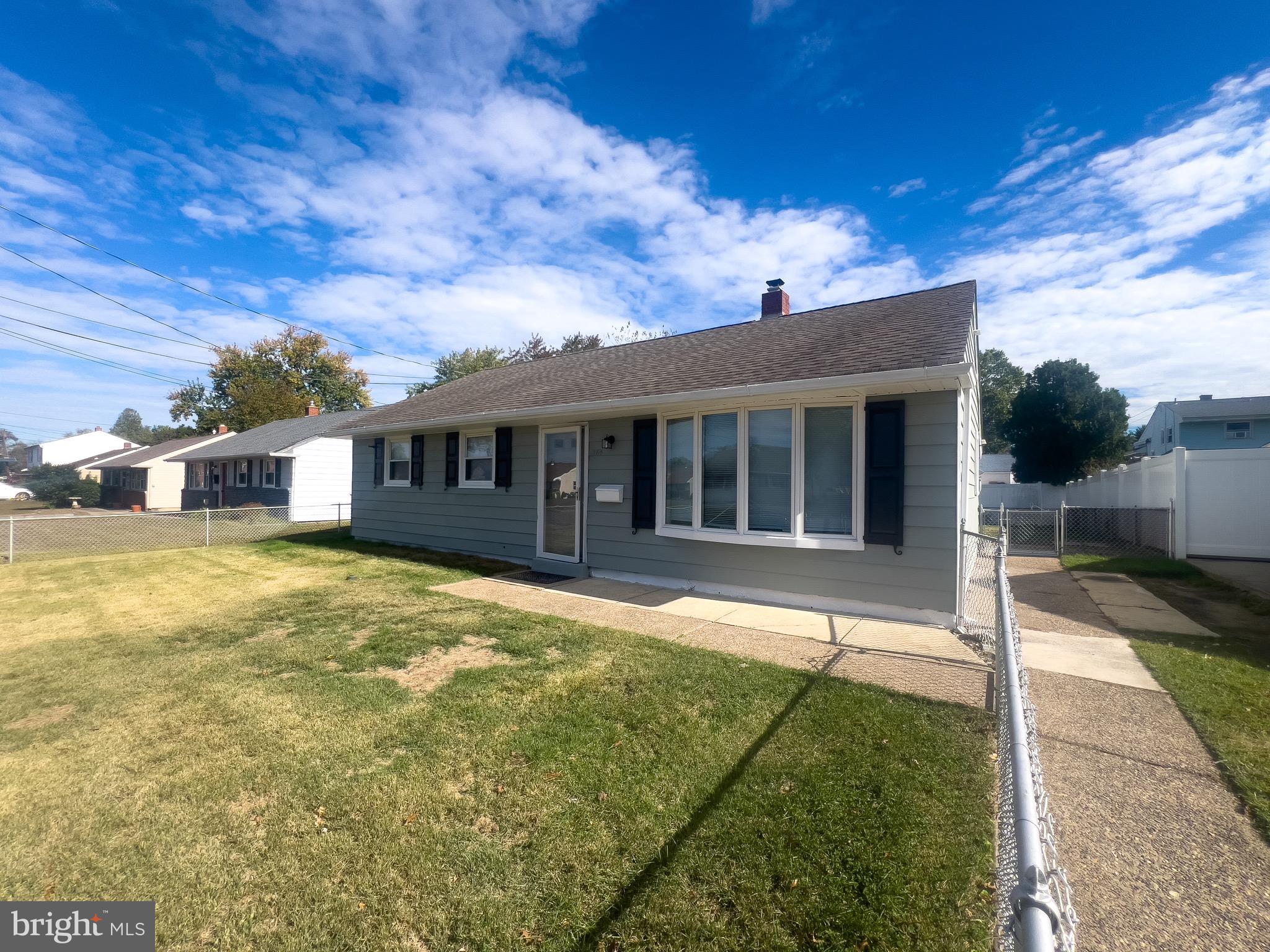 384 WINDSOR DRIVE