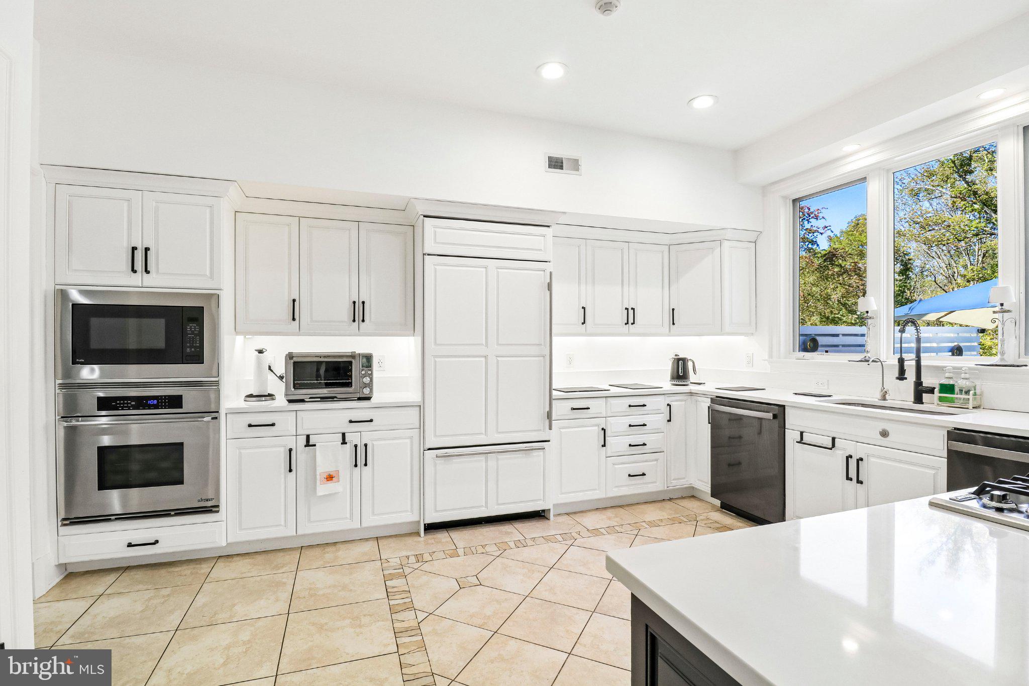11616 LAKE POTOMAC DRIVE