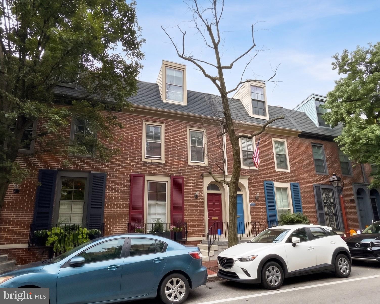 216 PINE STREET 14