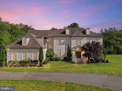 Homes For Sale - 11561 Stuart Mill Road<br/> Fairfax County, OAKTON, VA 22124