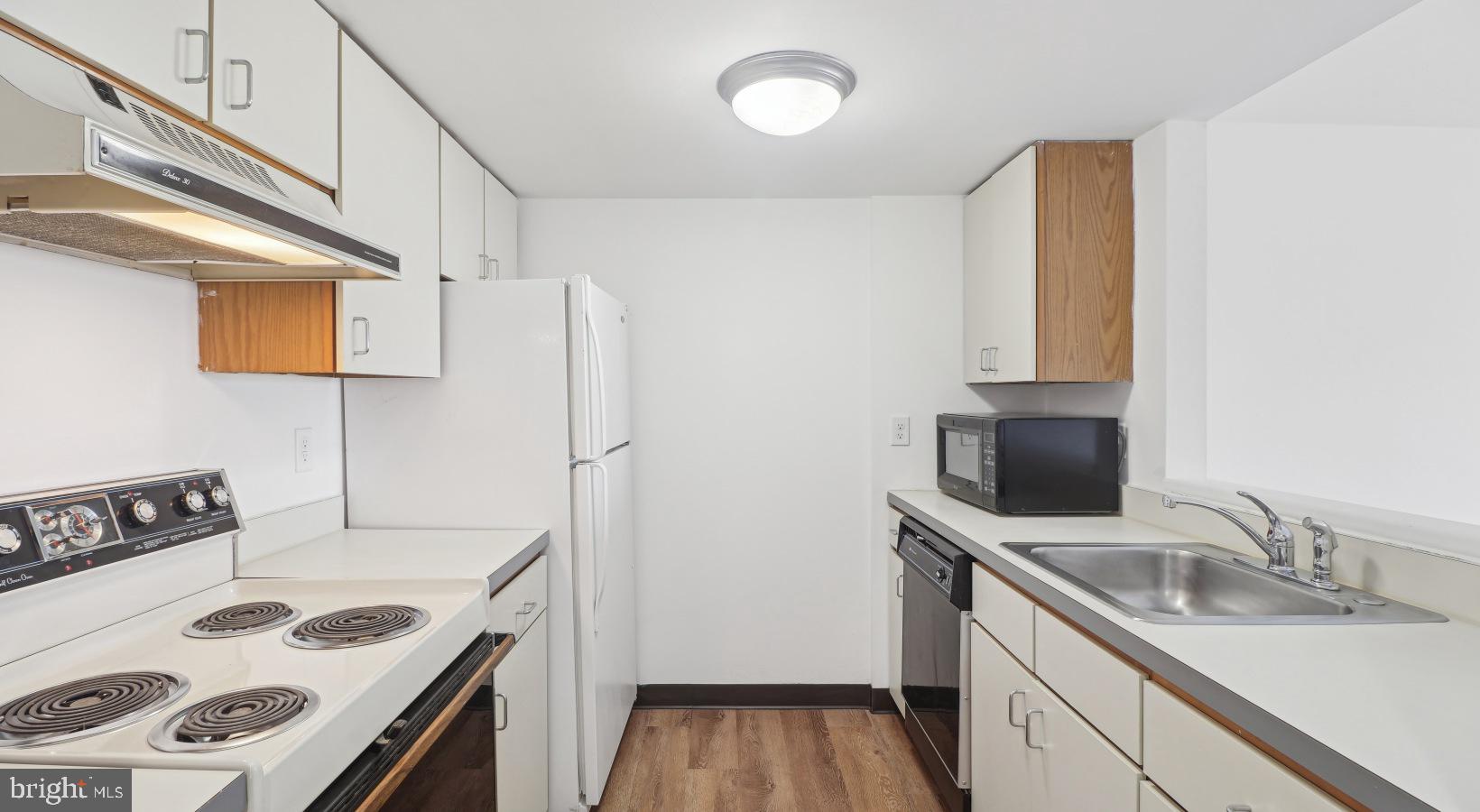 ART MUSEUM AREA - Residential Lease