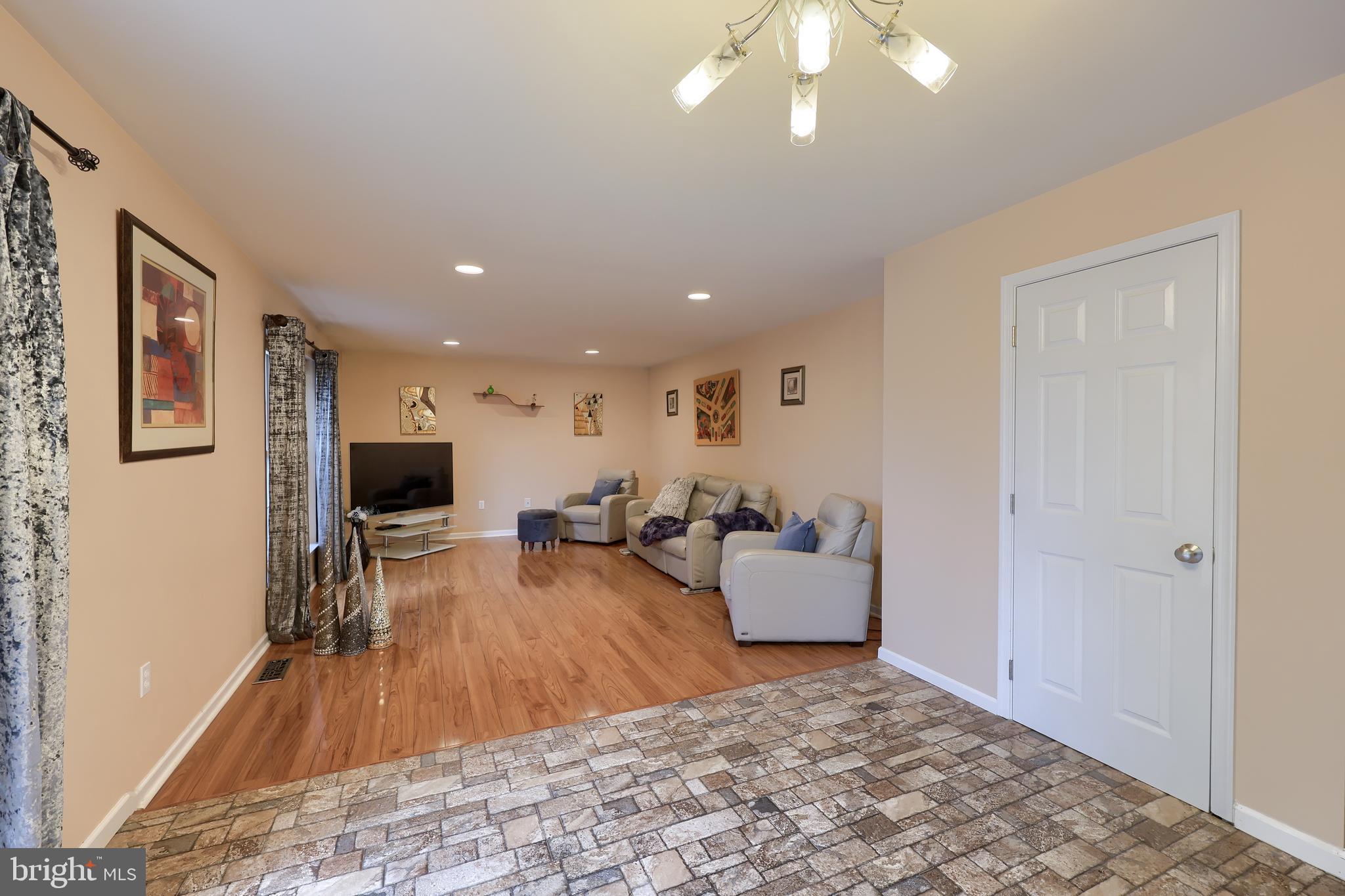 ARBOR GREENE - Residential