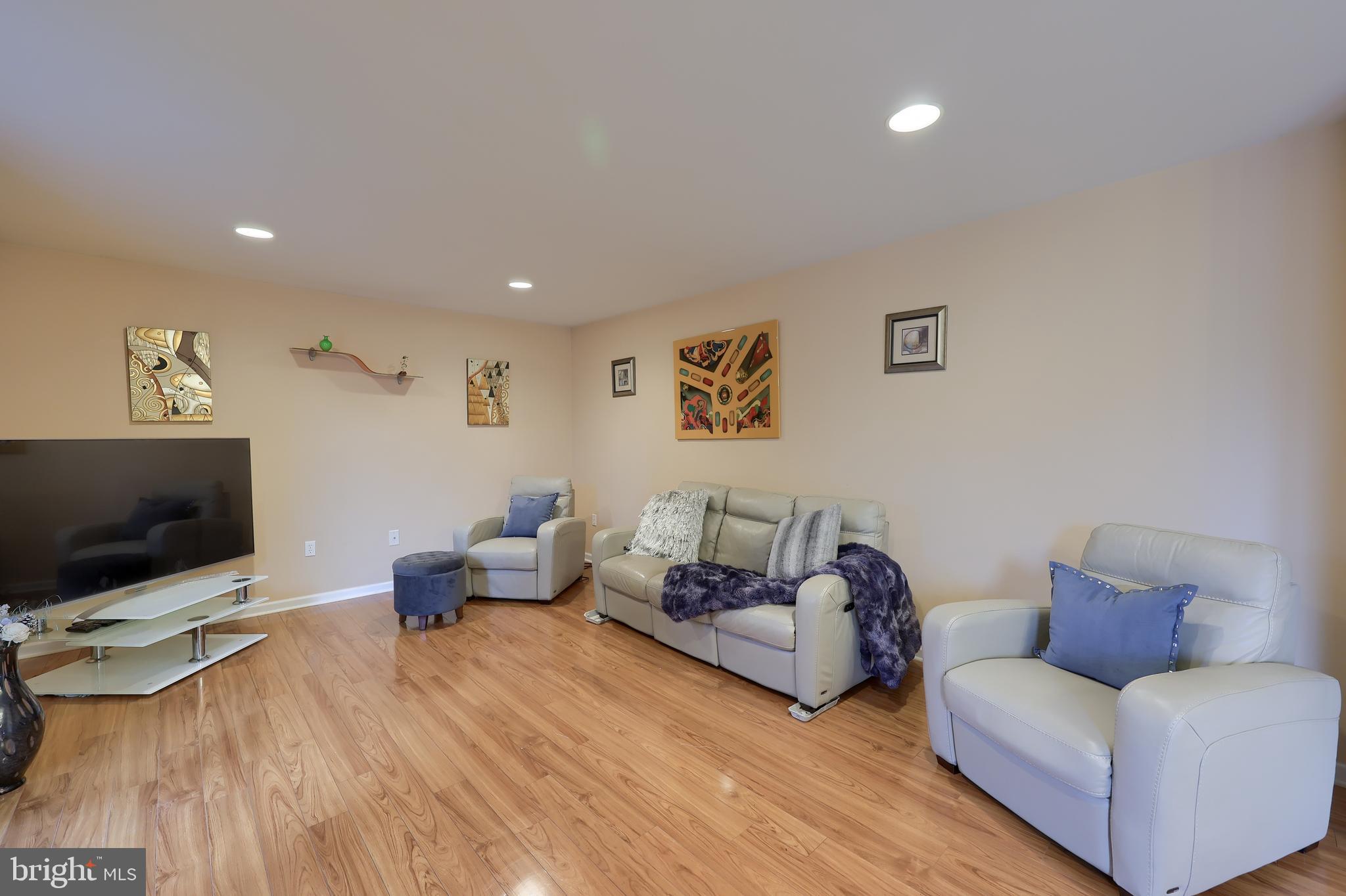 ARBOR GREENE - Residential