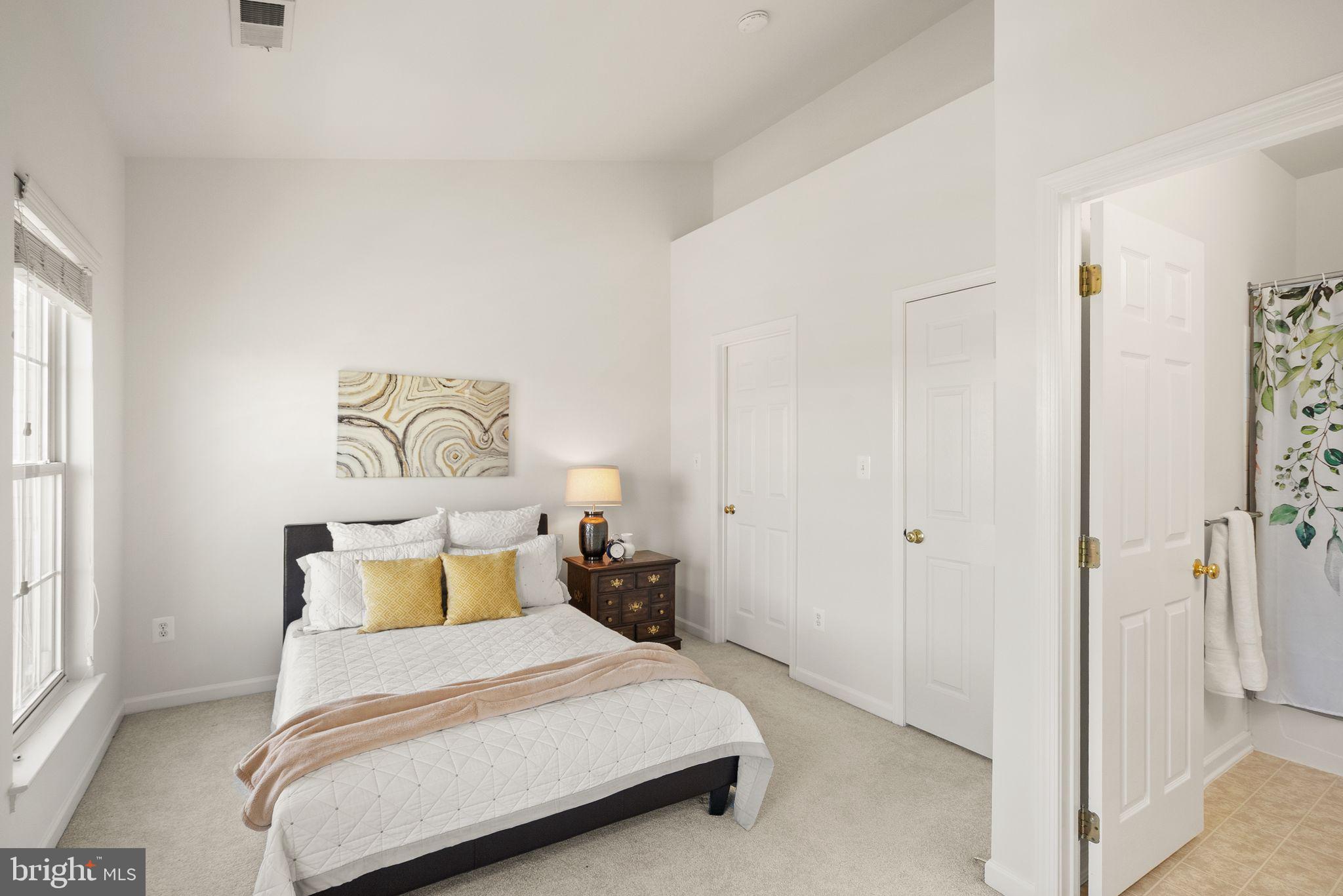 SOUTH RIDING - Residential