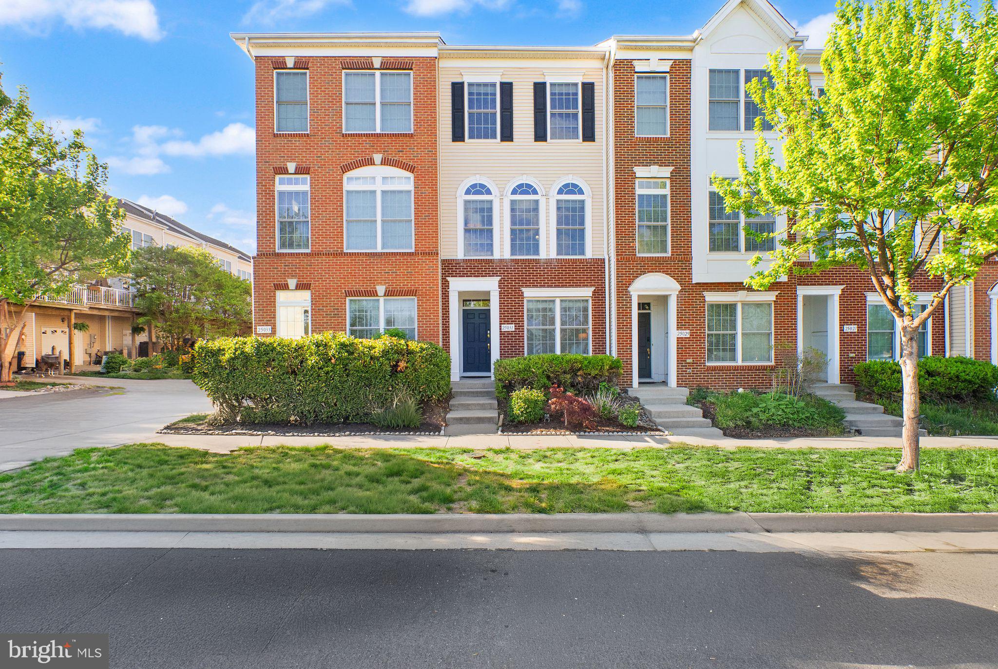 SOUTH RIDING - Residential