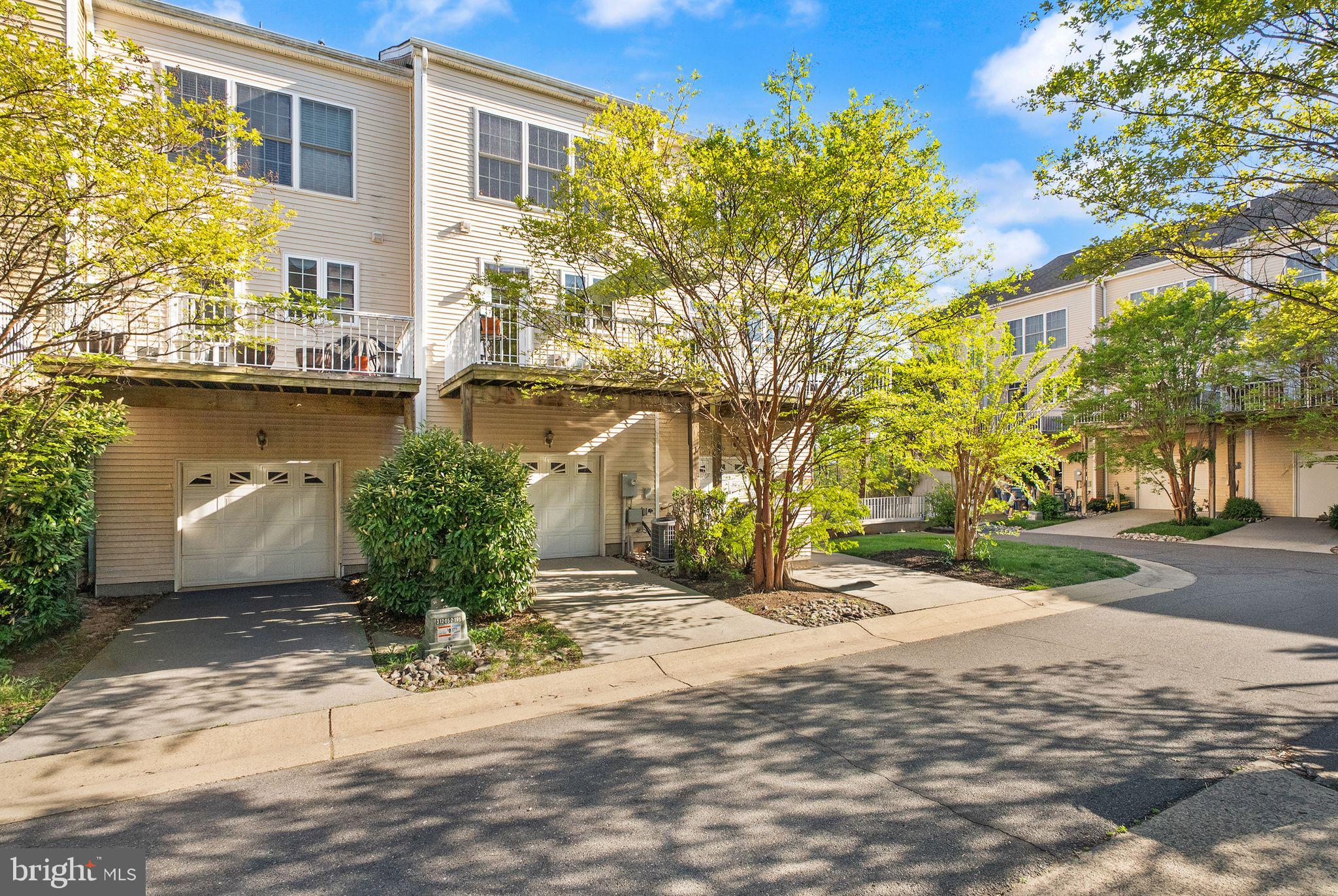 SOUTH RIDING - Residential