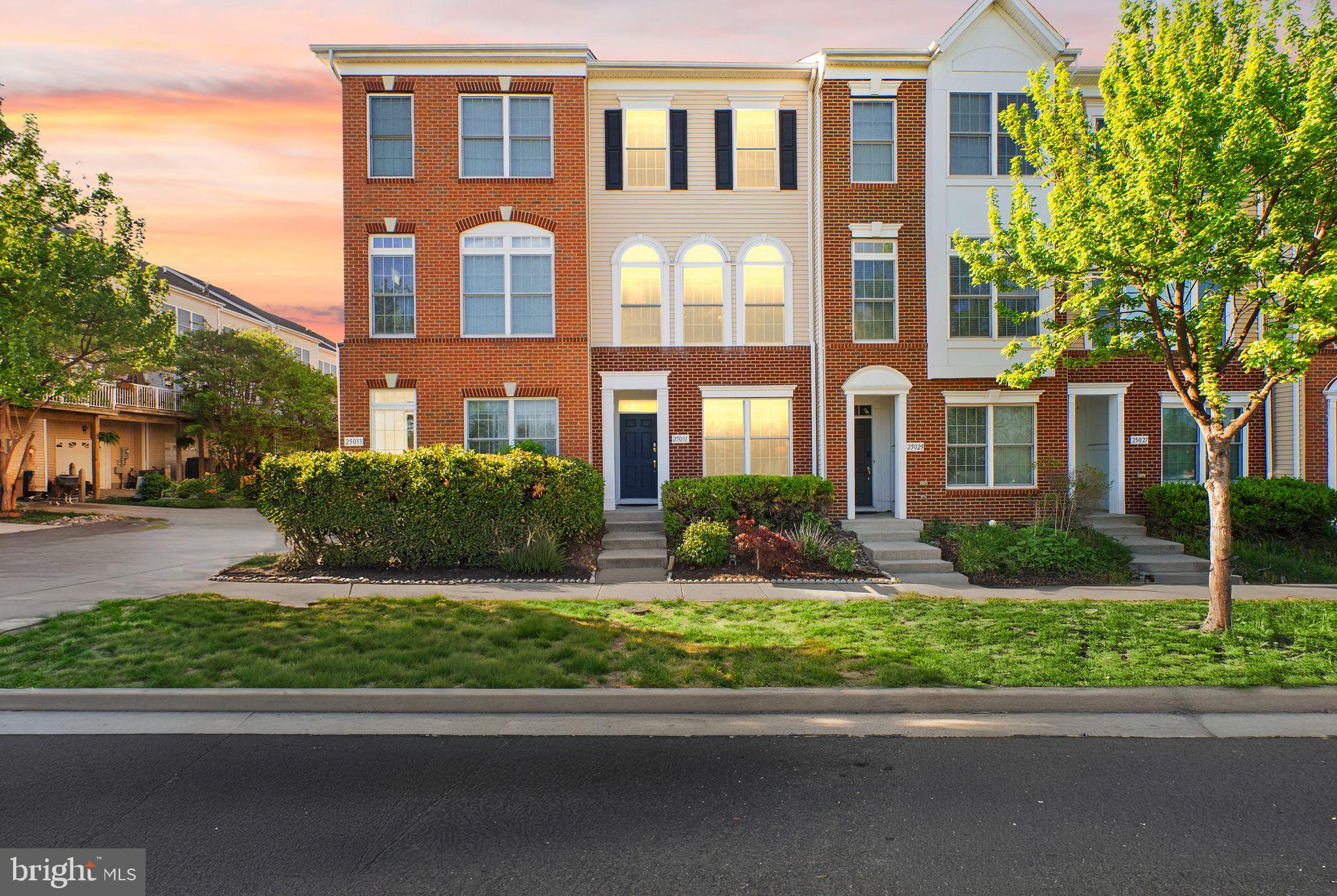 SOUTH RIDING - Residential