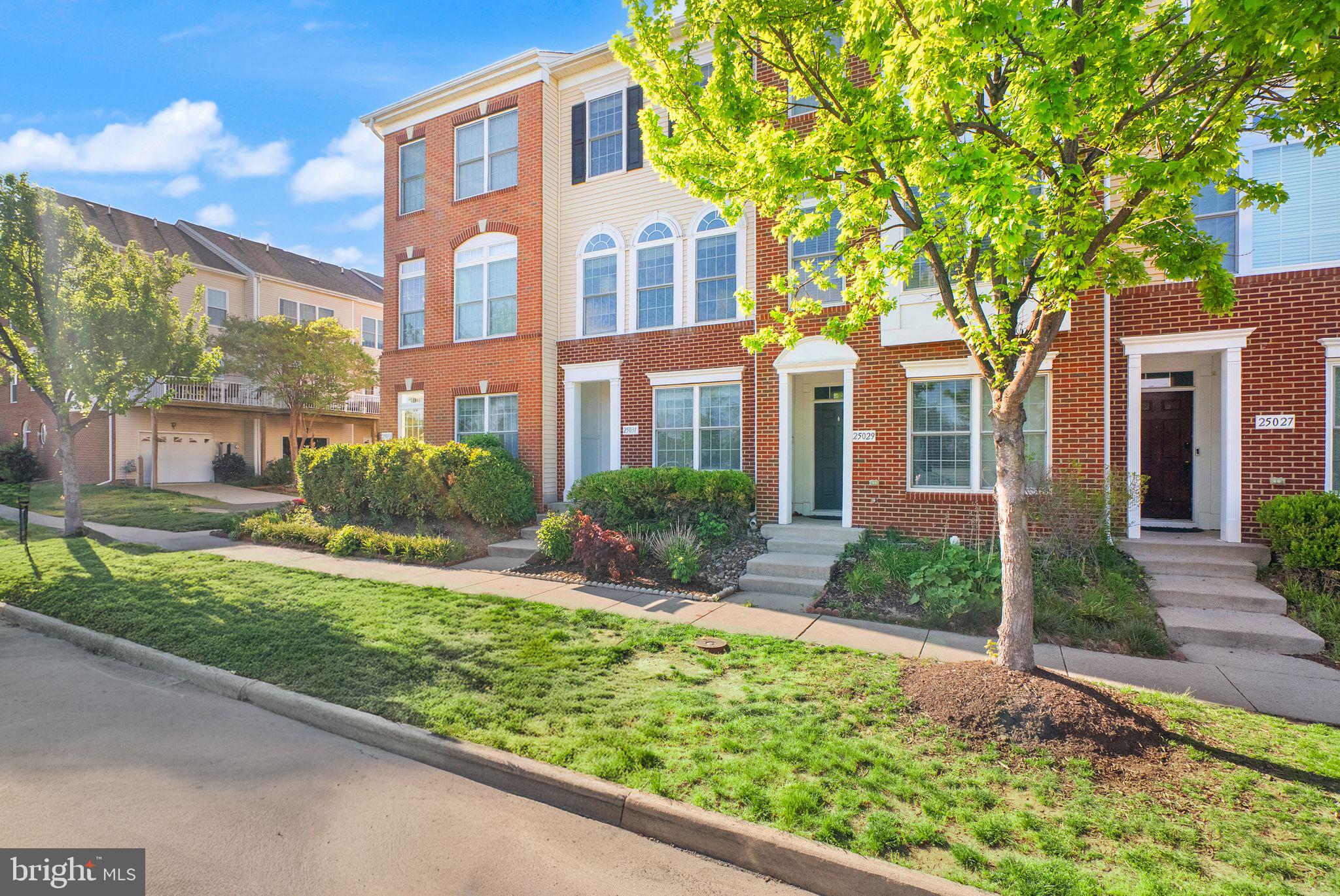 SOUTH RIDING - Residential