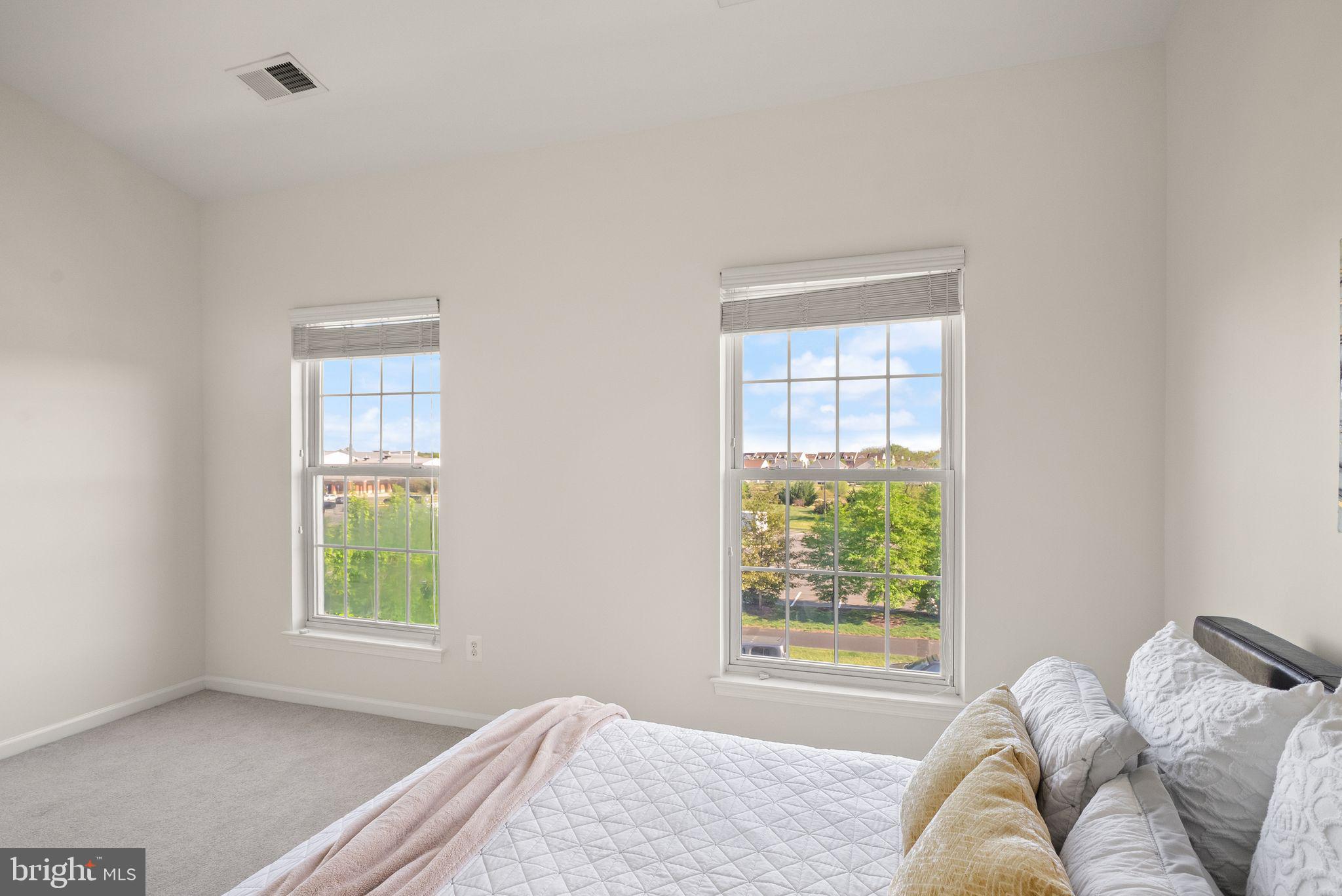 SOUTH RIDING - Residential