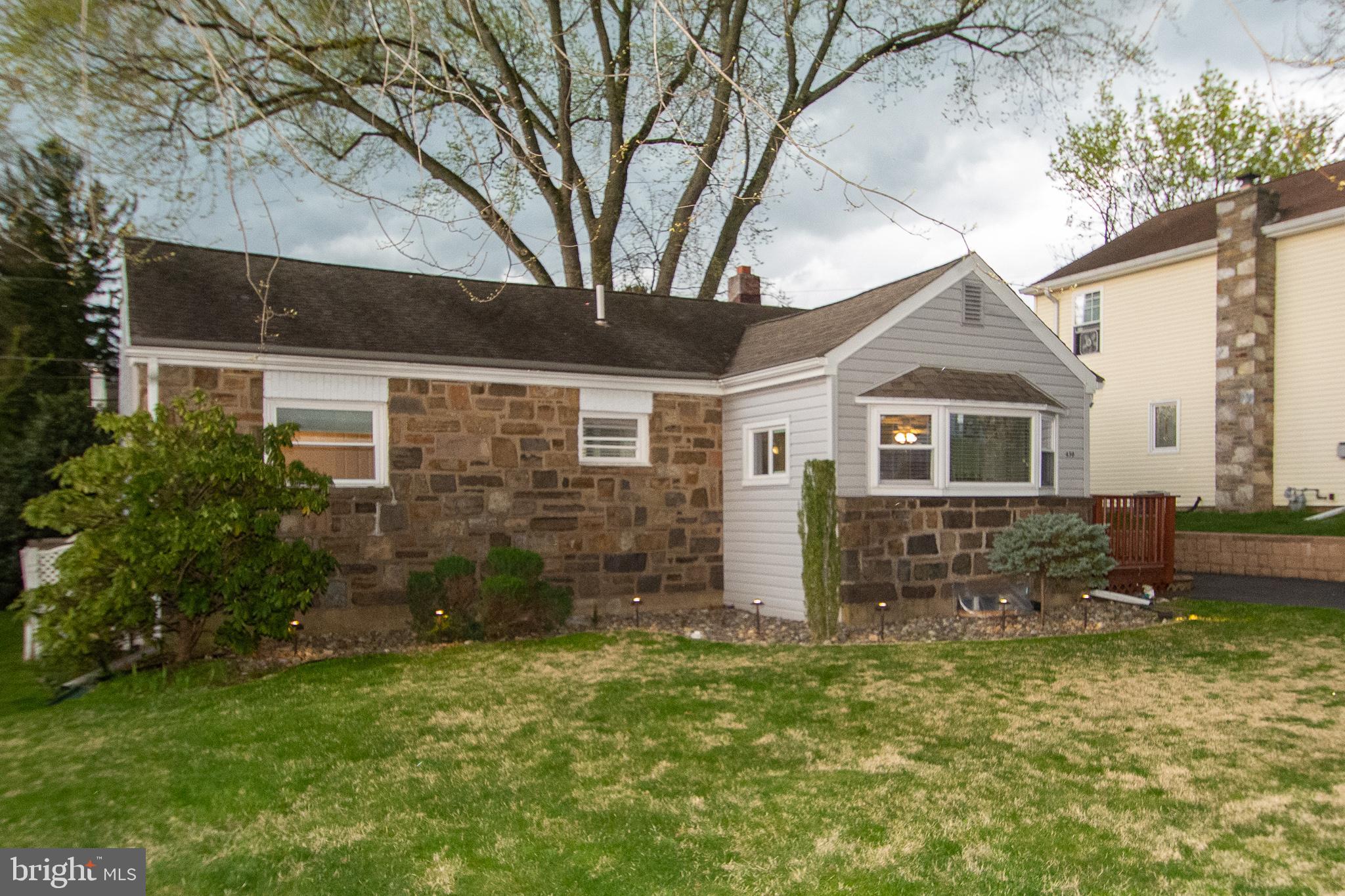 WILLOW WAY - Residential