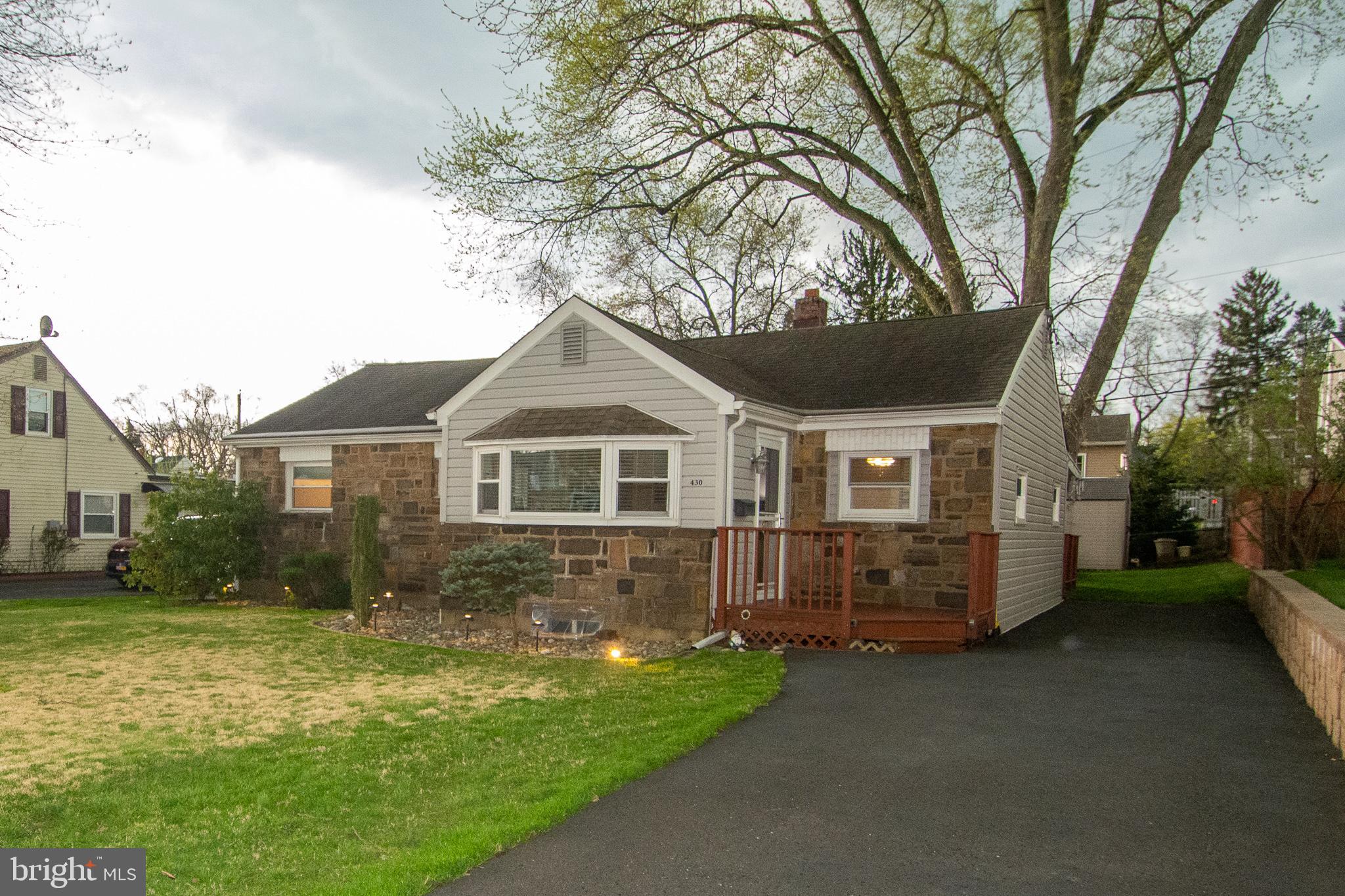 WILLOW WAY - Residential