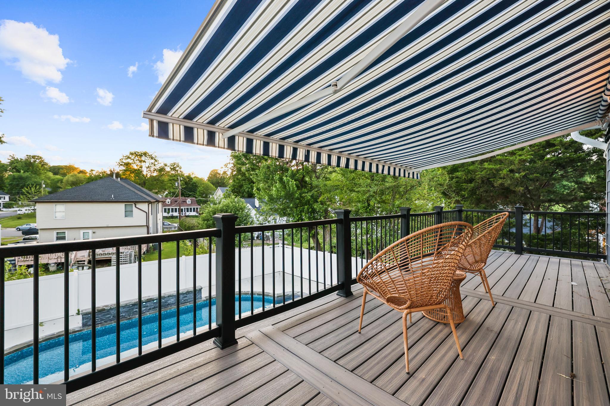 WEST LAWN - Residential