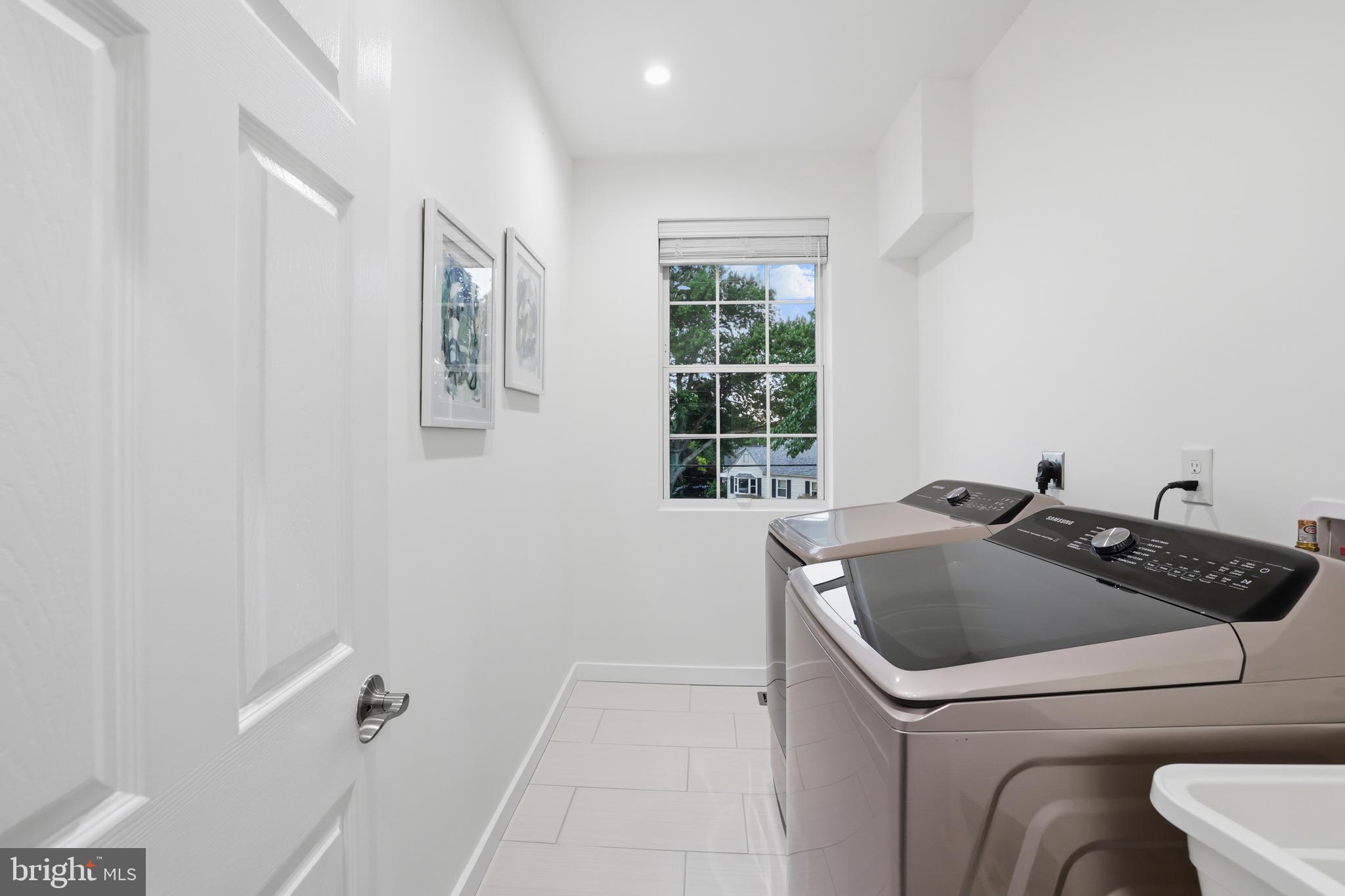 WEST LAWN - Residential