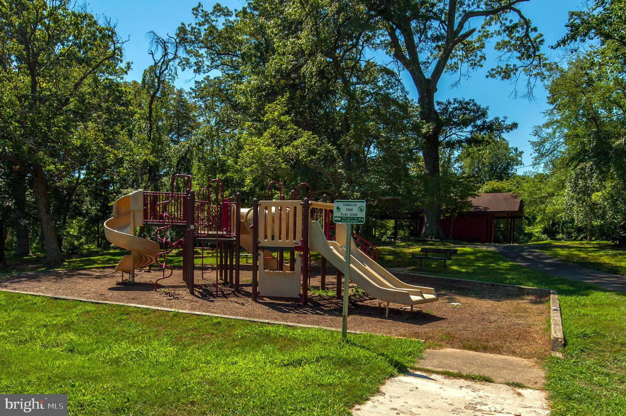 WEST LAWN - Residential