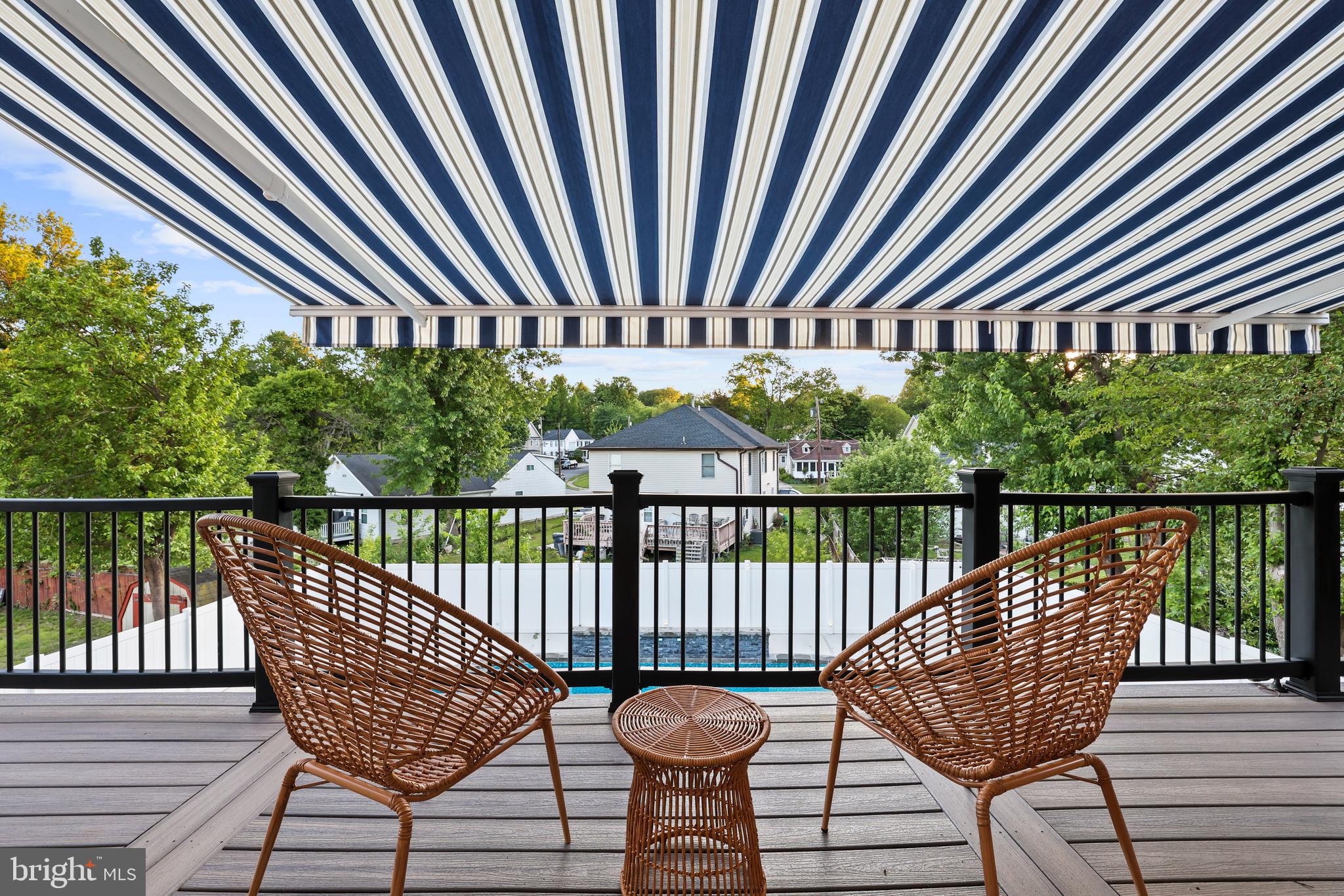 WEST LAWN - Residential