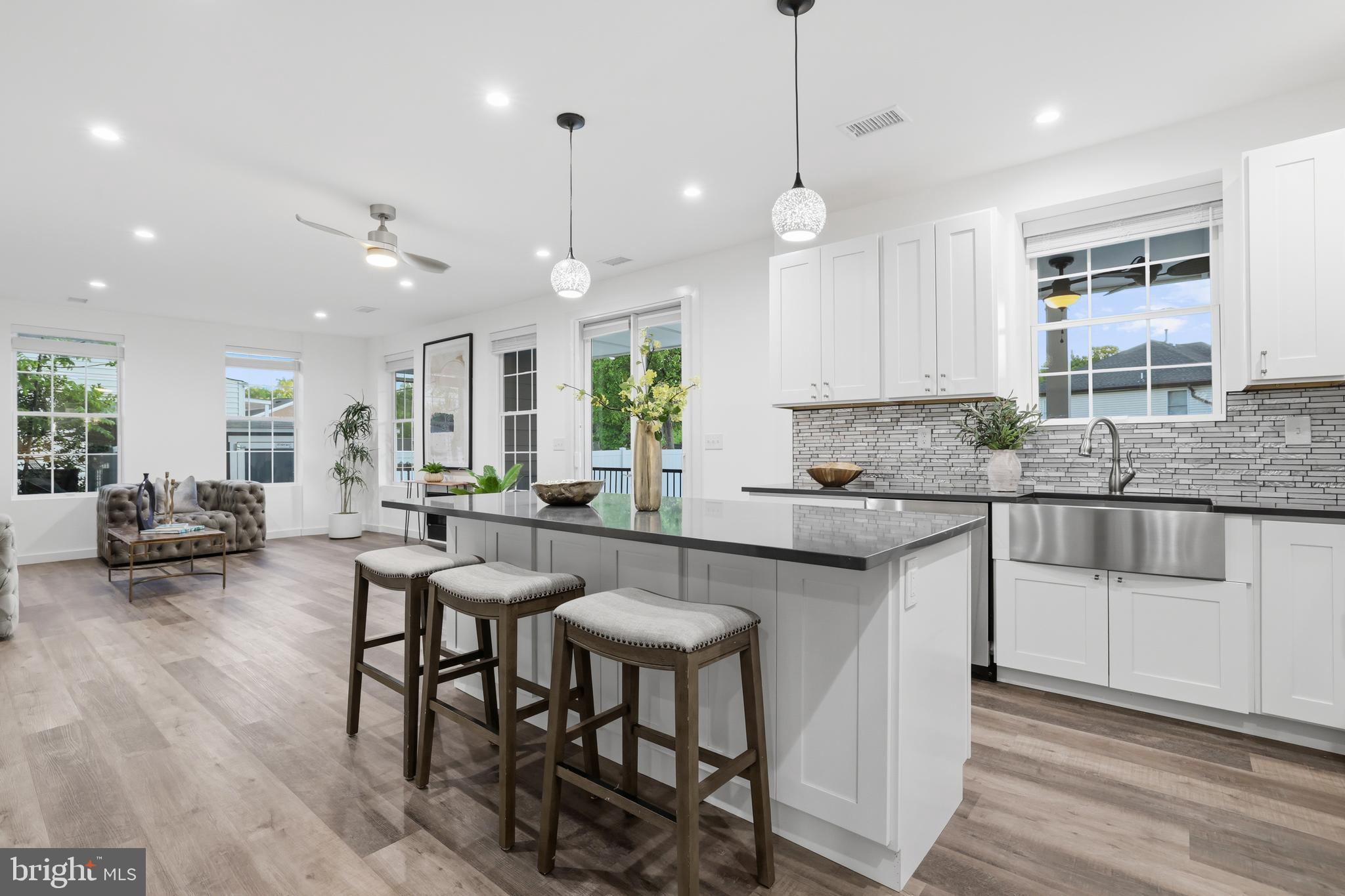 WEST LAWN - Residential