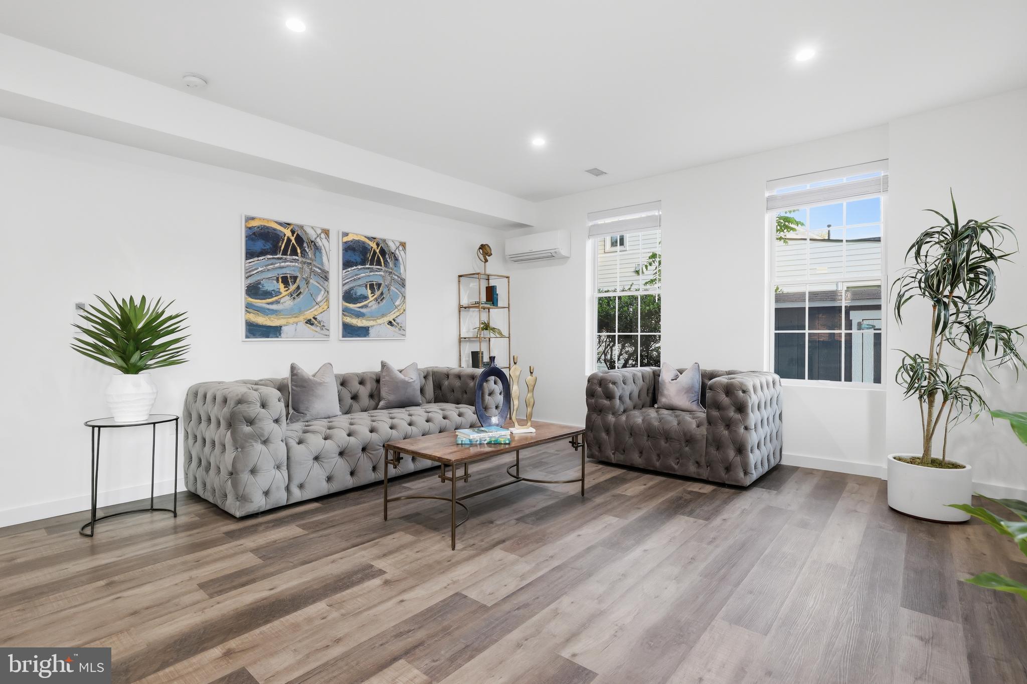 WEST LAWN - Residential