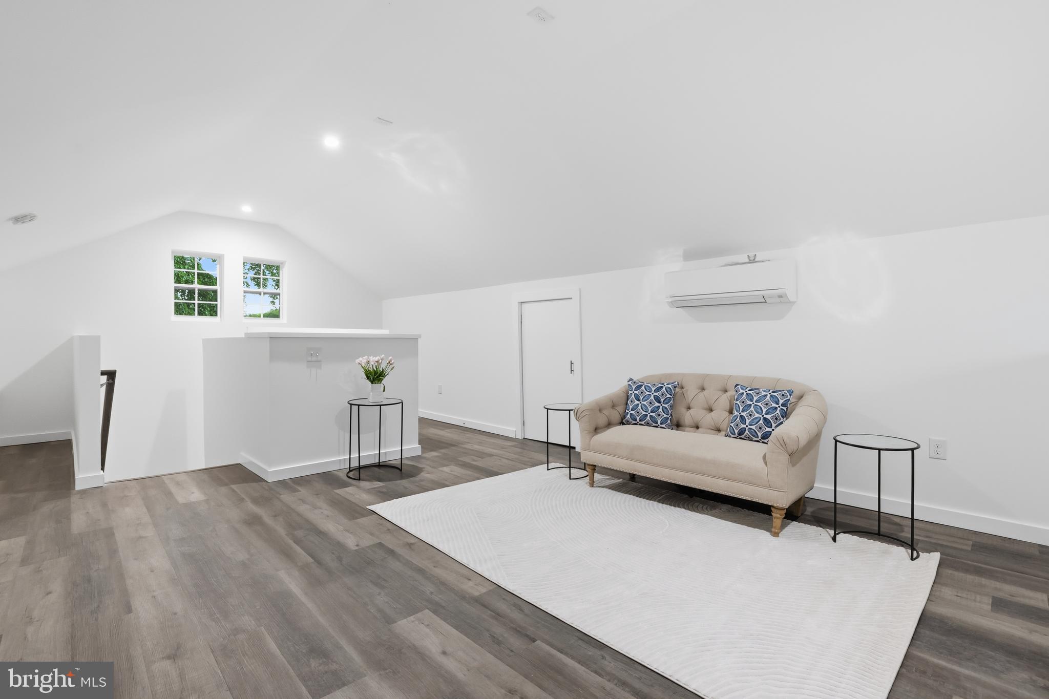 WEST LAWN - Residential