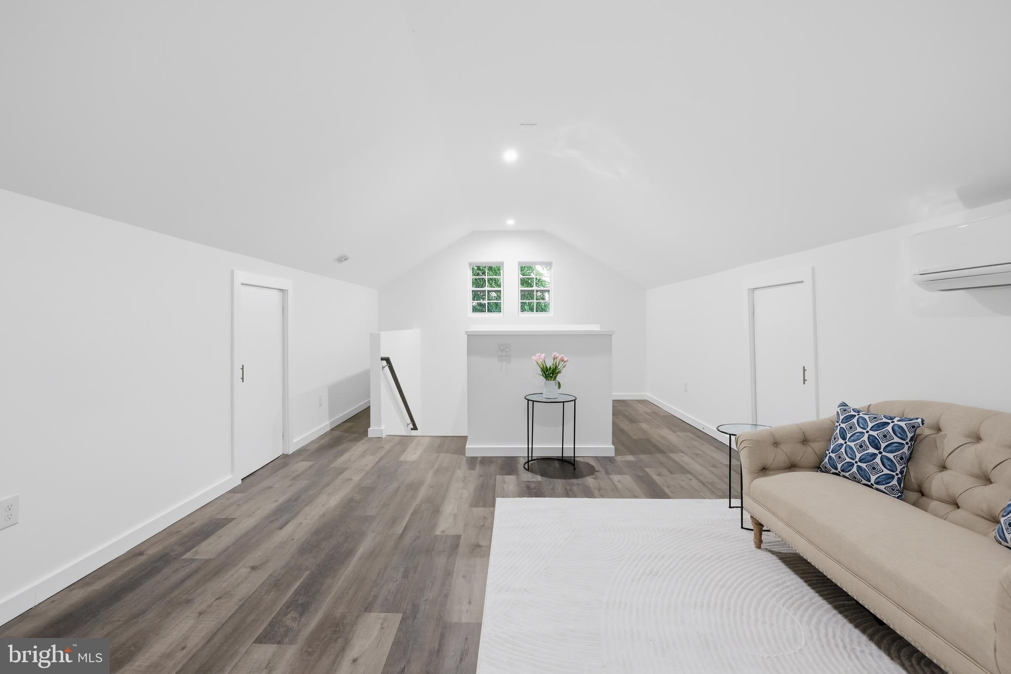 WEST LAWN - Residential