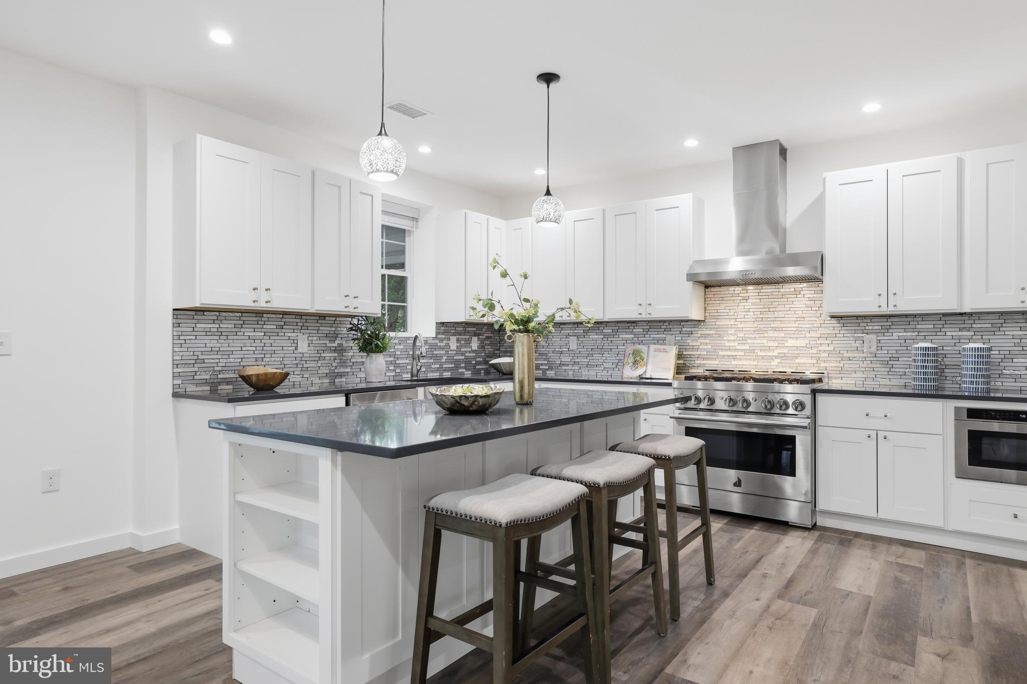 WEST LAWN - Residential