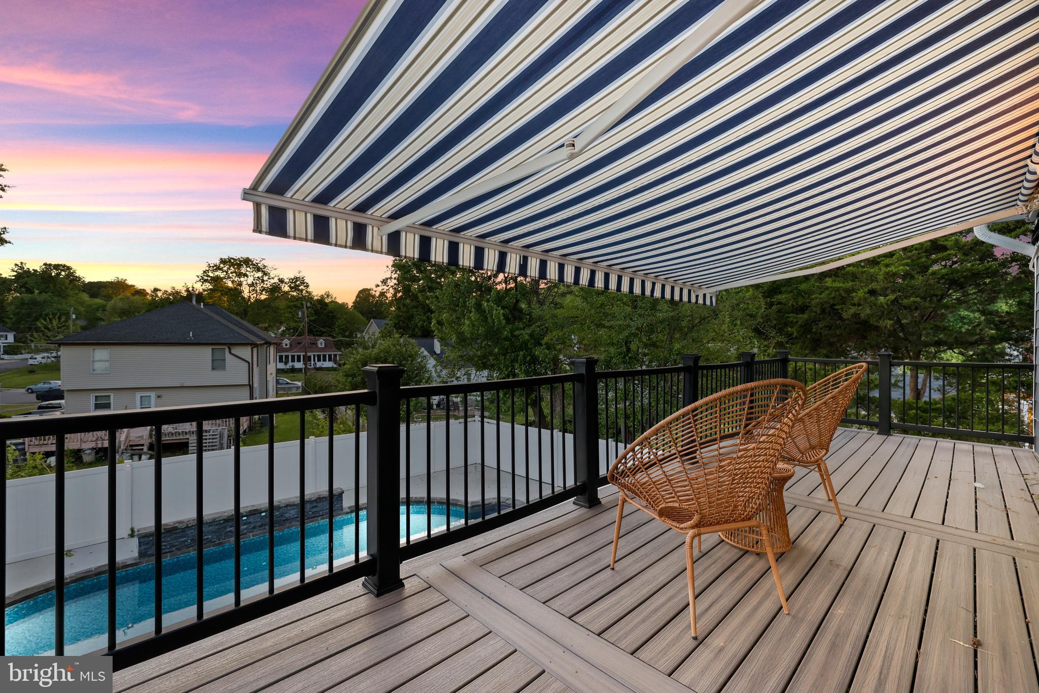WEST LAWN - Residential