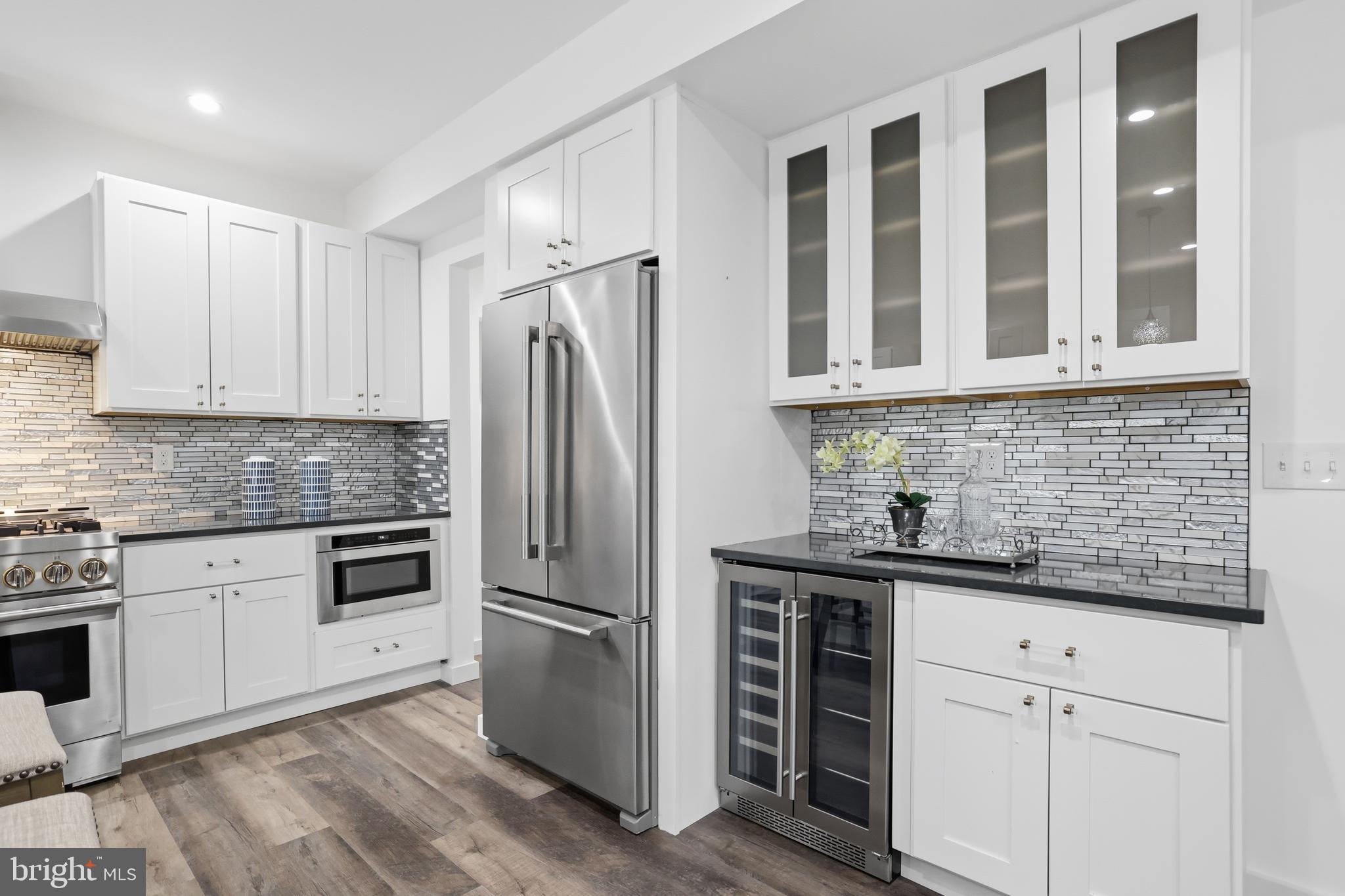 WEST LAWN - Residential
