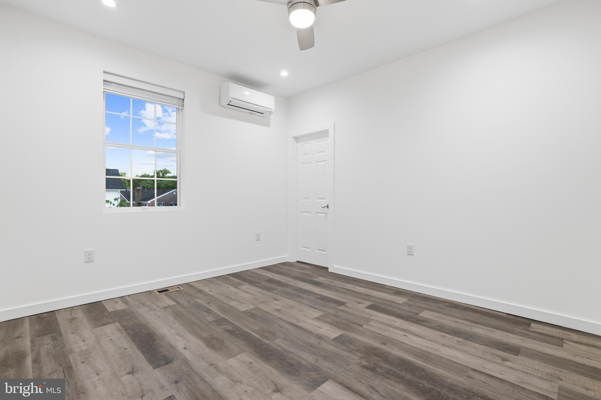 WEST LAWN - Residential