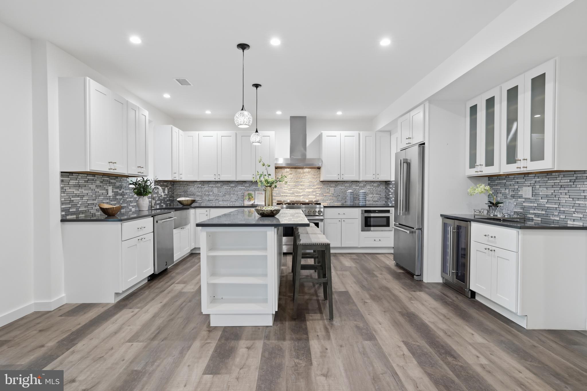 WEST LAWN - Residential
