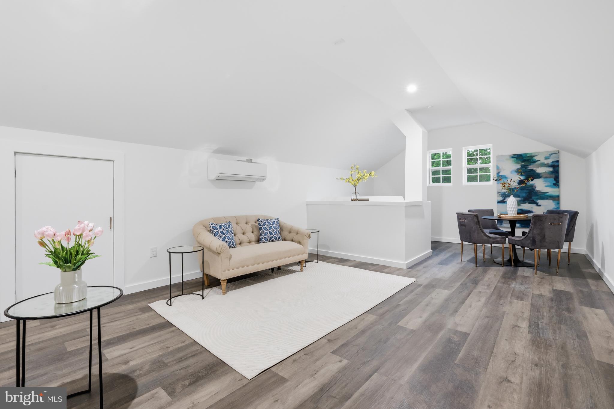 WEST LAWN - Residential