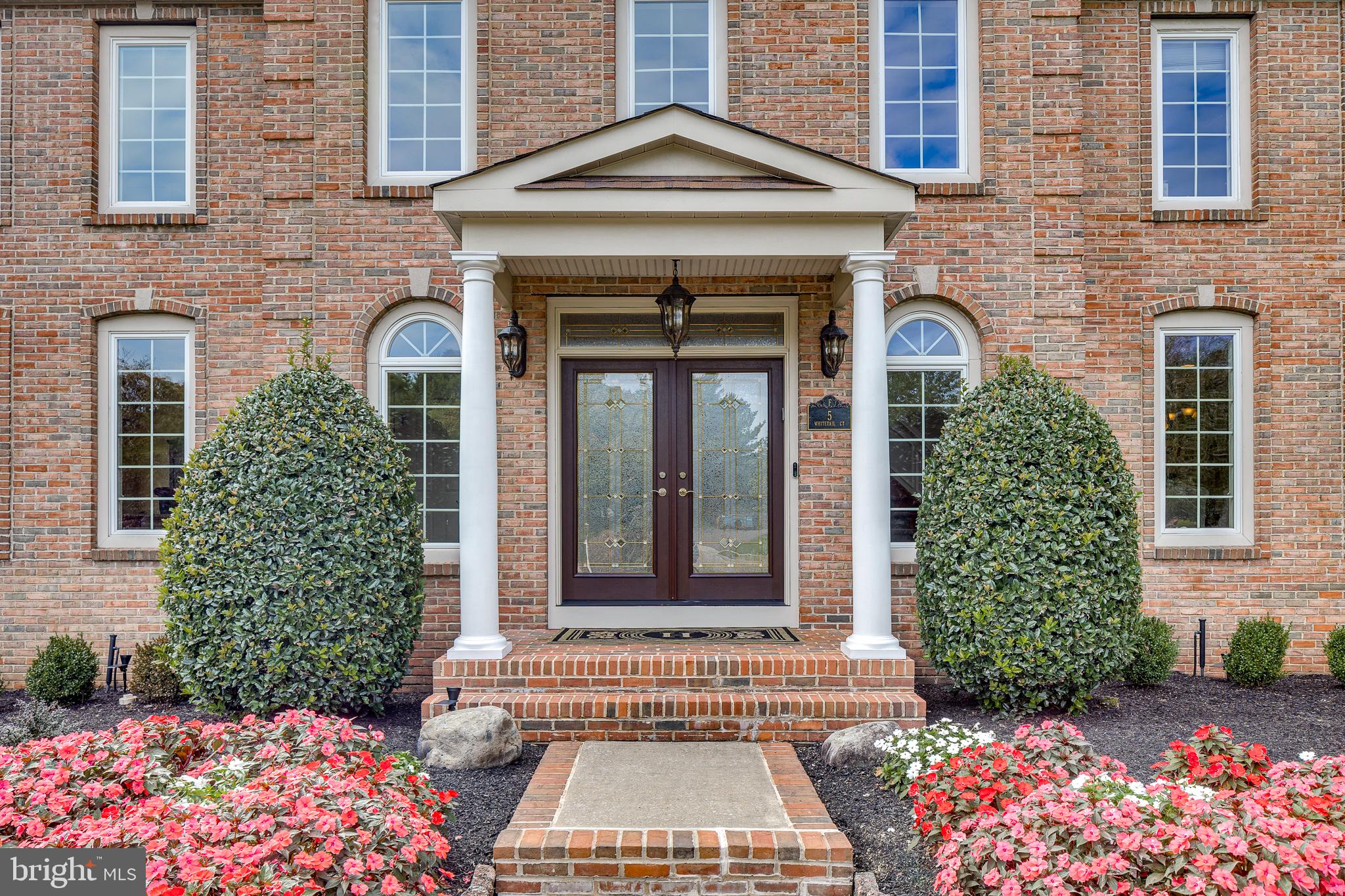 5 WHITE TAIL COURT