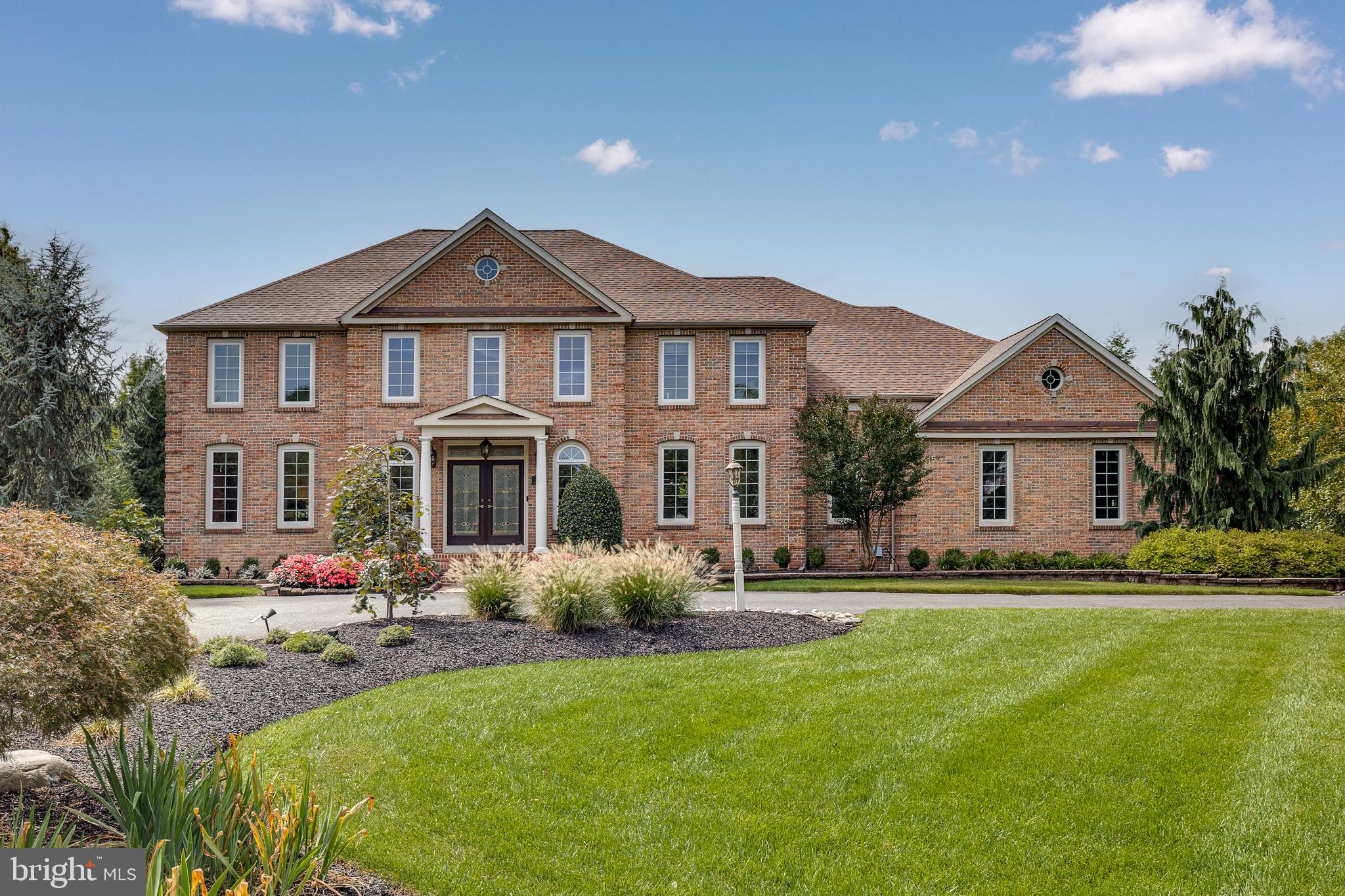 5 WHITE TAIL COURT