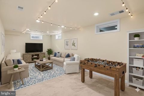 3341 VALLEY LEE S LAUREL MD 20724